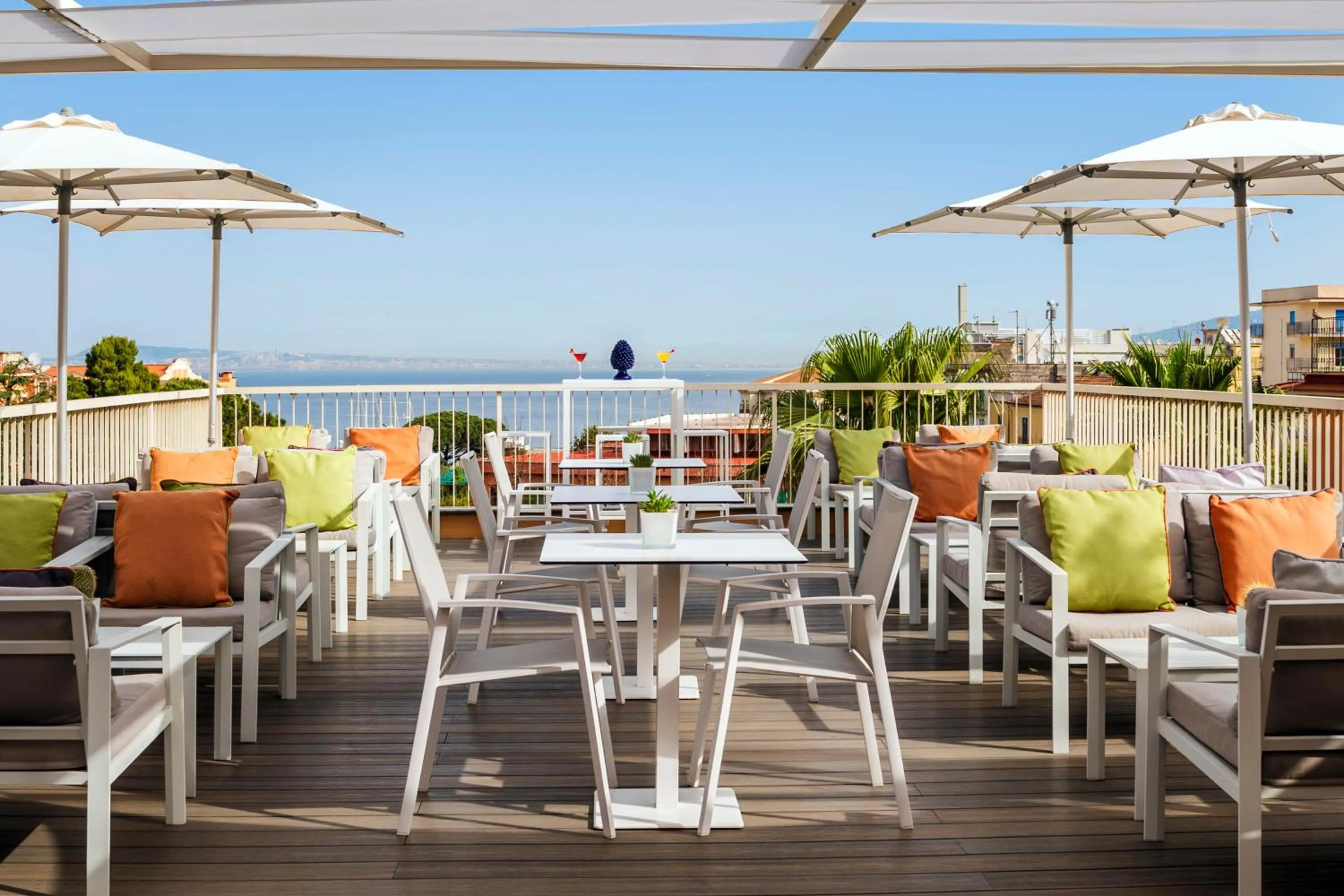 Restaurant/places to eat in Hotel Michelangelo