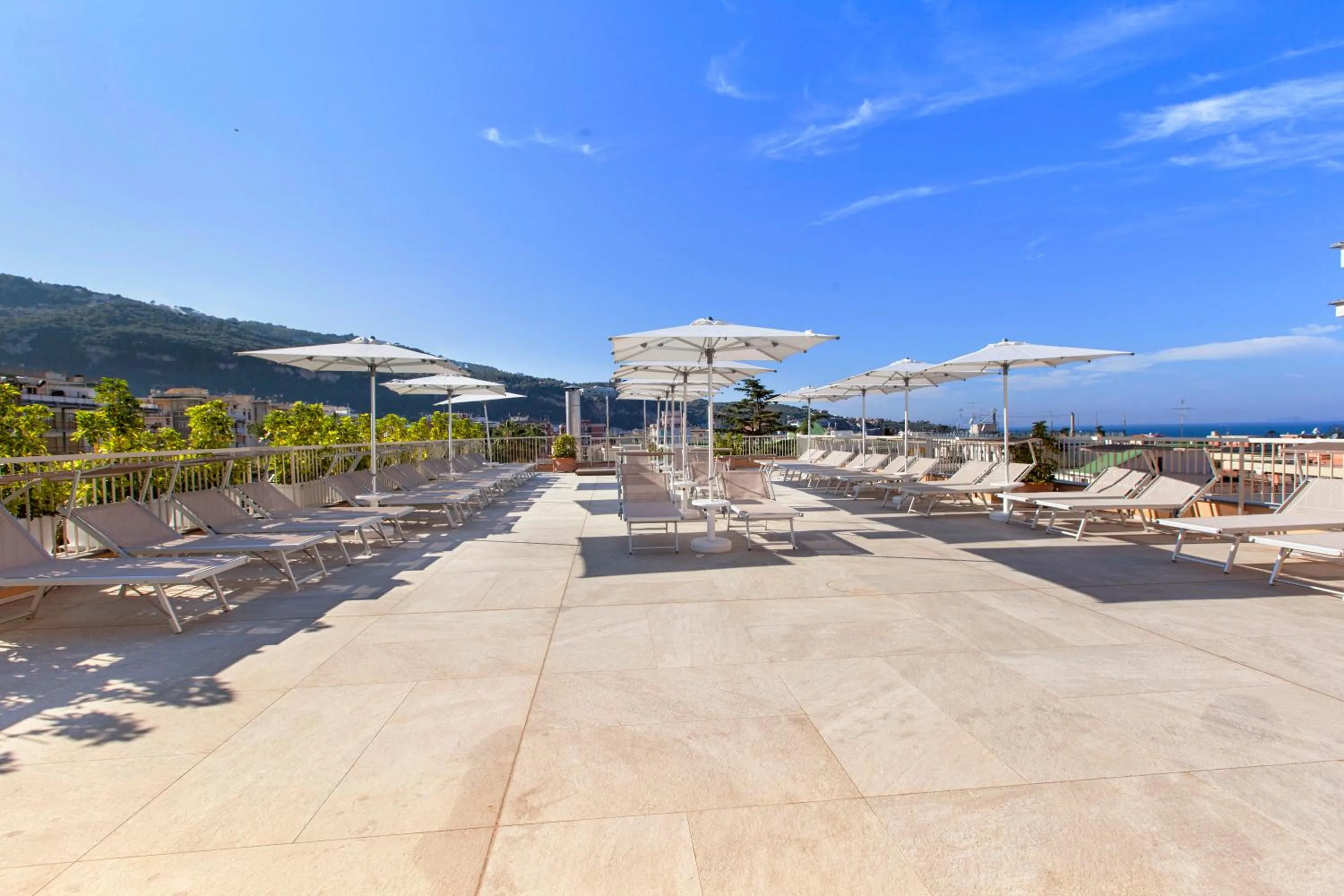 Swimming pool in Hotel Michelangelo