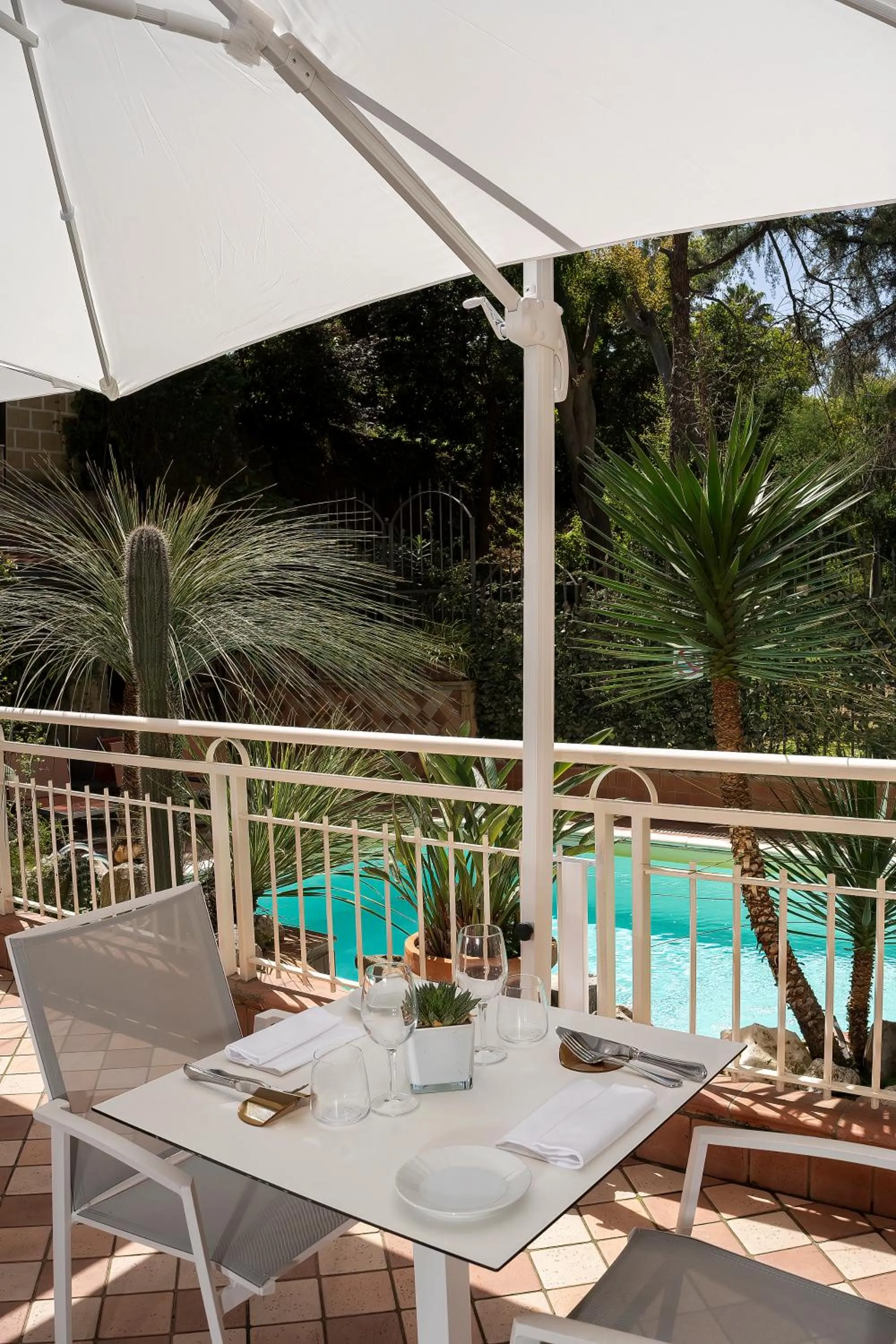 Restaurant/places to eat in Hotel Michelangelo