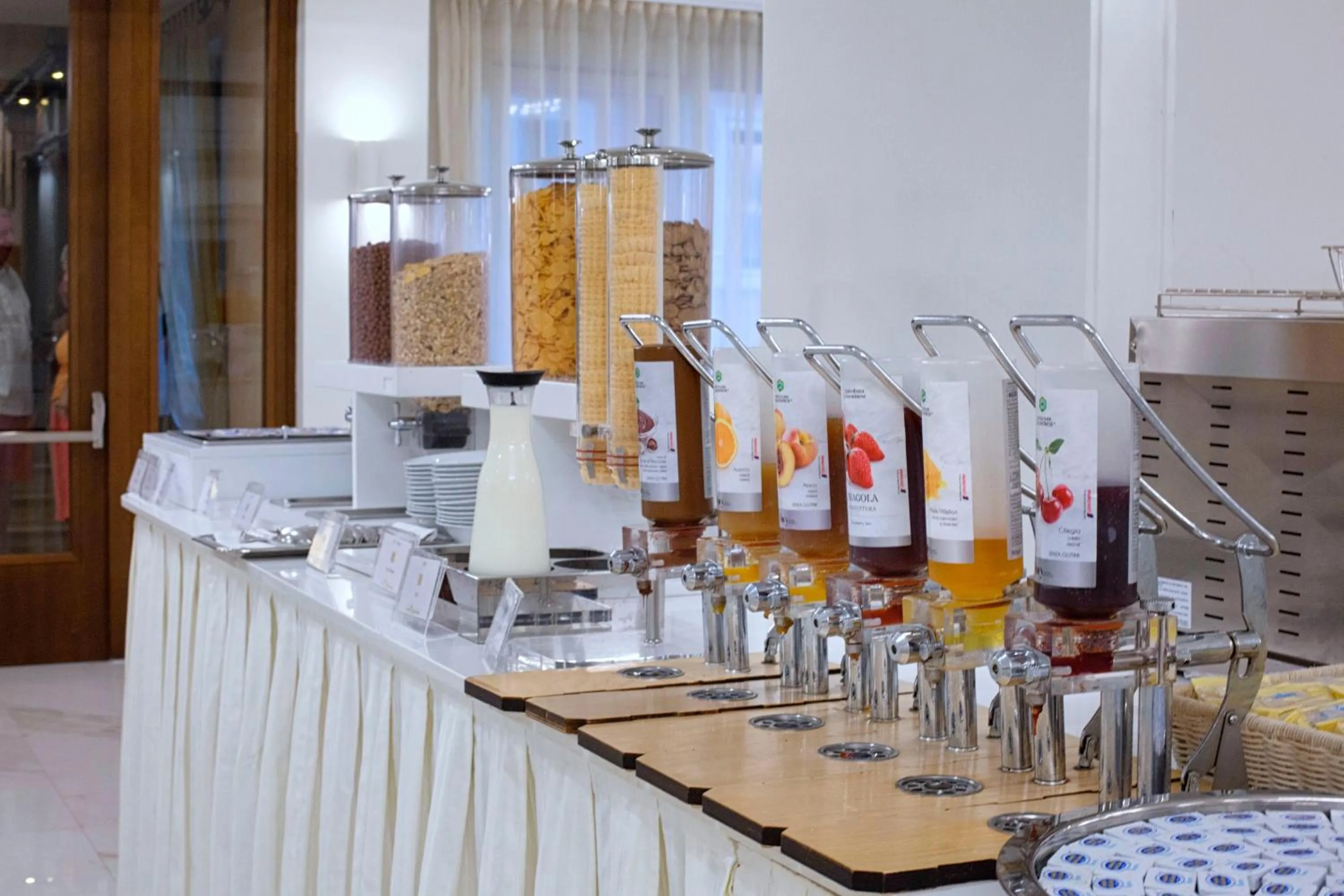 Restaurant/places to eat in Hotel Michelangelo