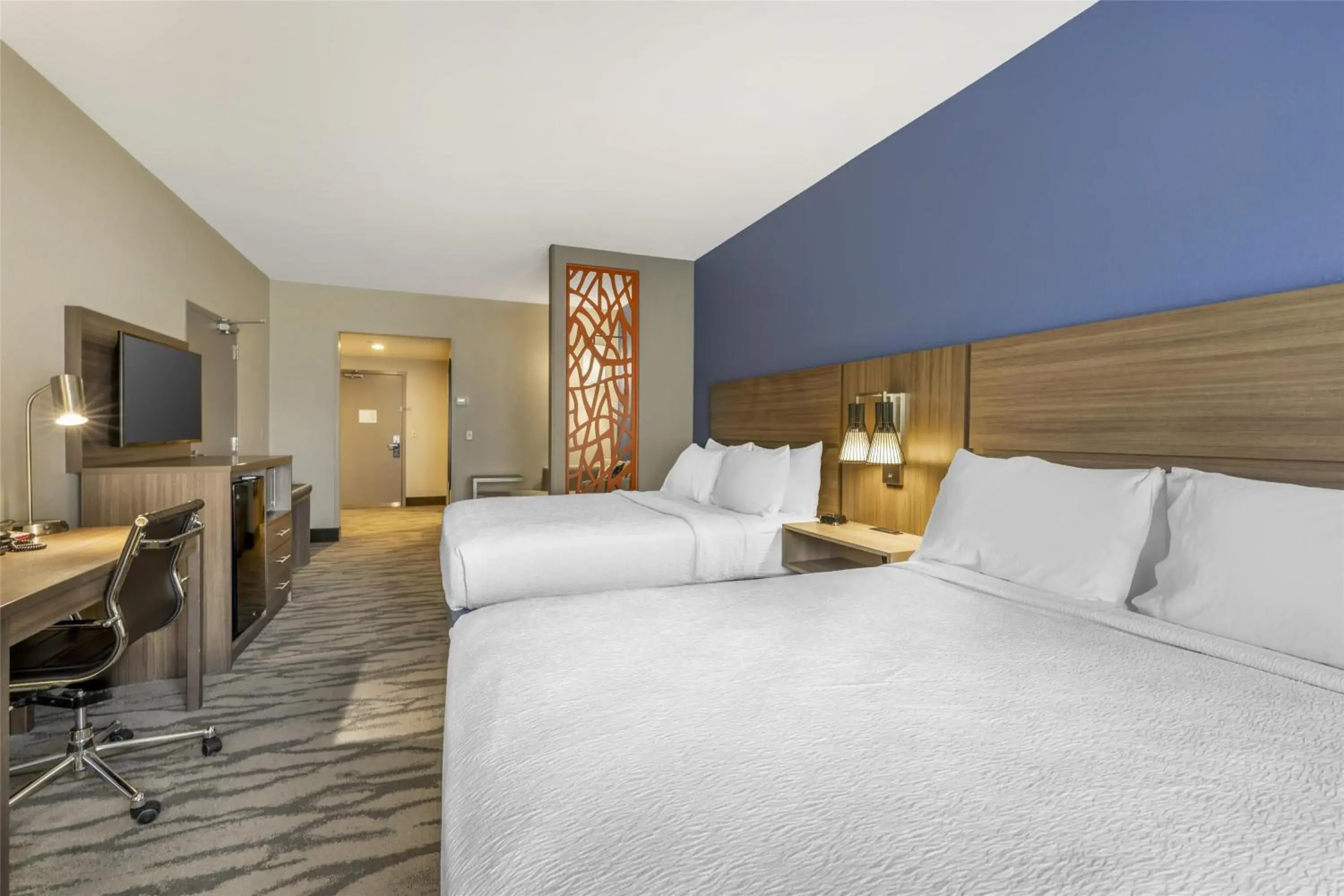 Queen Room with Two Queen Beds - Mobility Accessible/Non-Smoking in Best Western Plus Castlerock Inn & Suites Queen Room with Two Queen Beds - Mobility Accessible/Non-Smoking in Best Western Plus Castlerock Inn & Suites