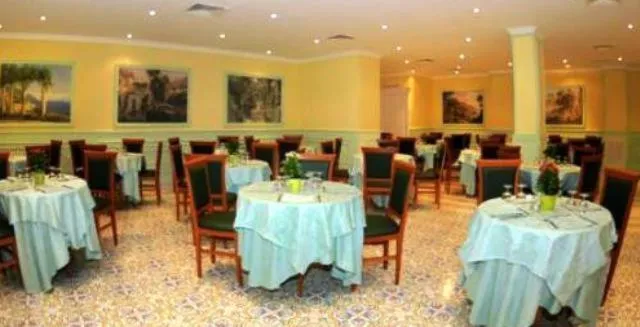 Restaurant/places to eat in Hotel Astoria Sorrento