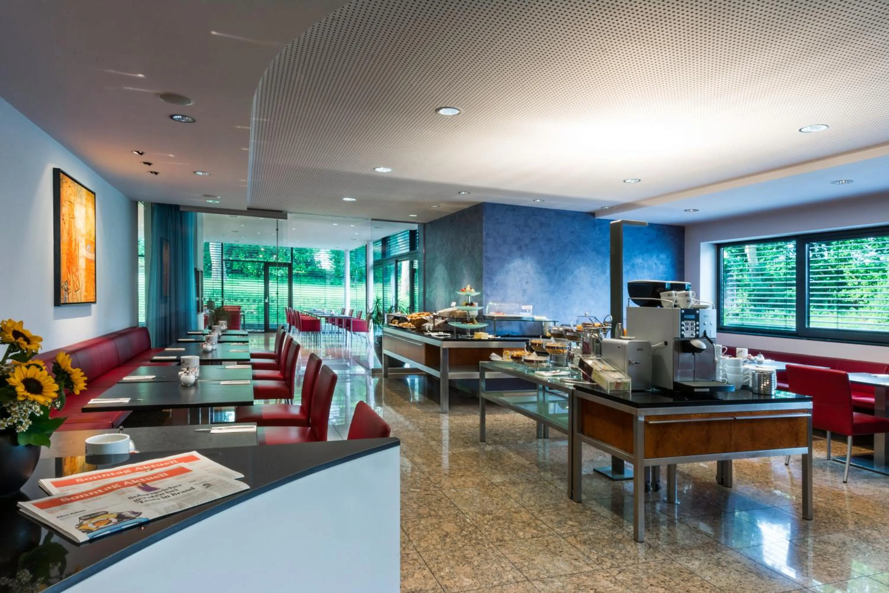 Buffet breakfast in Parkhotel Schillerhöhe