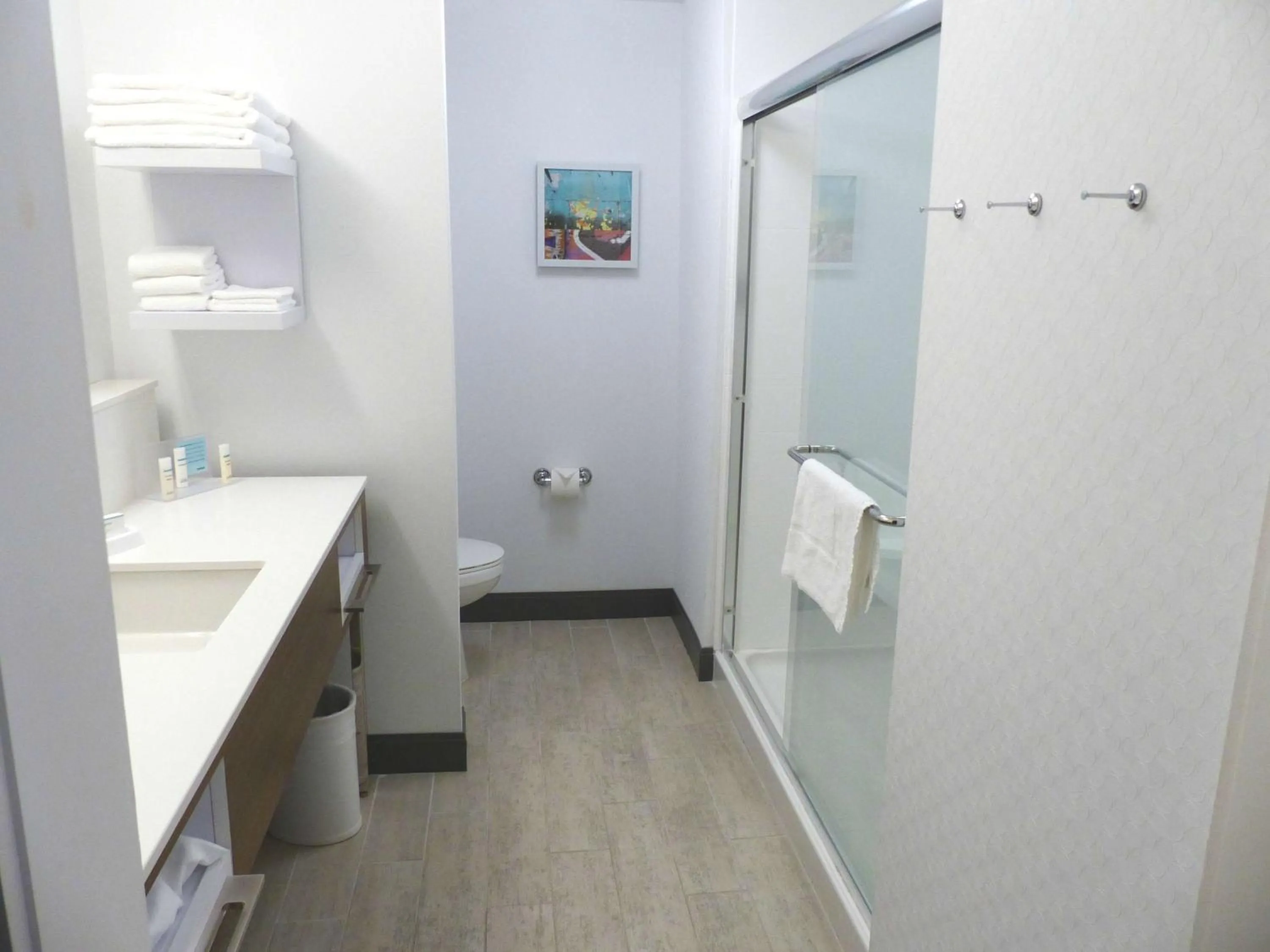 Bathroom in Hampton Inn By Hilton Paramus