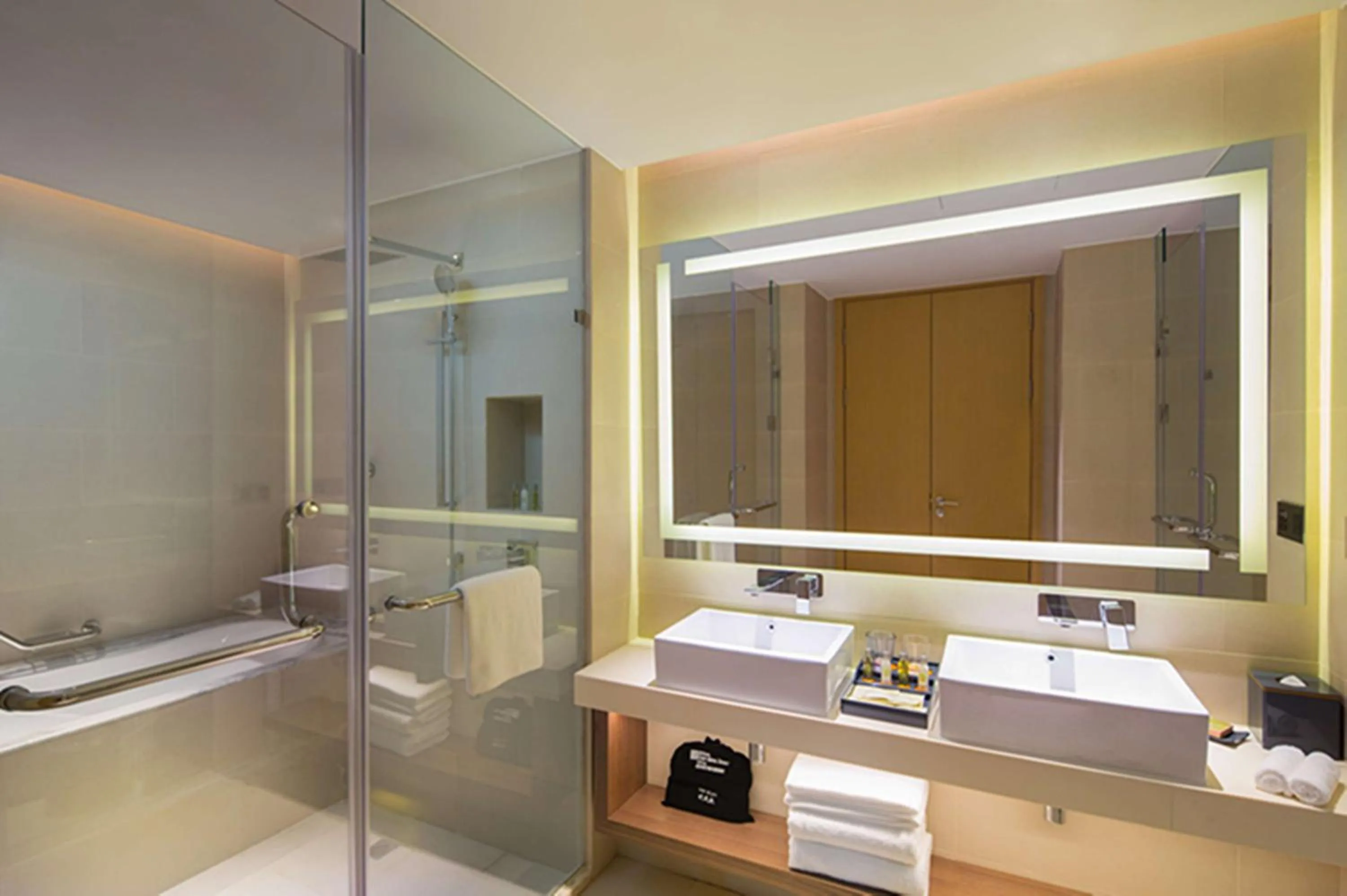 Bathroom in Hilton Garden Inn Qidong