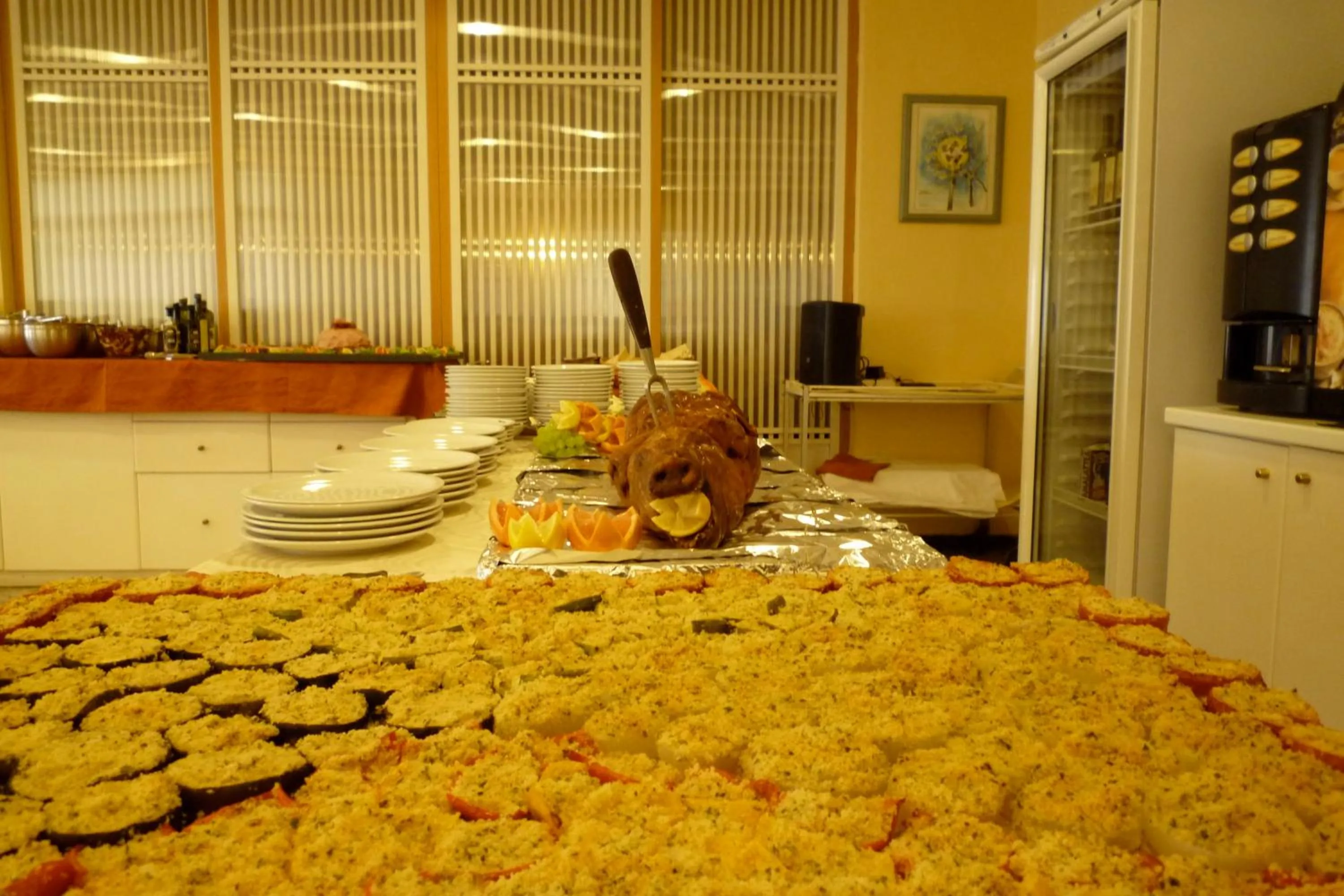 Restaurant/places to eat in Hotel Sara