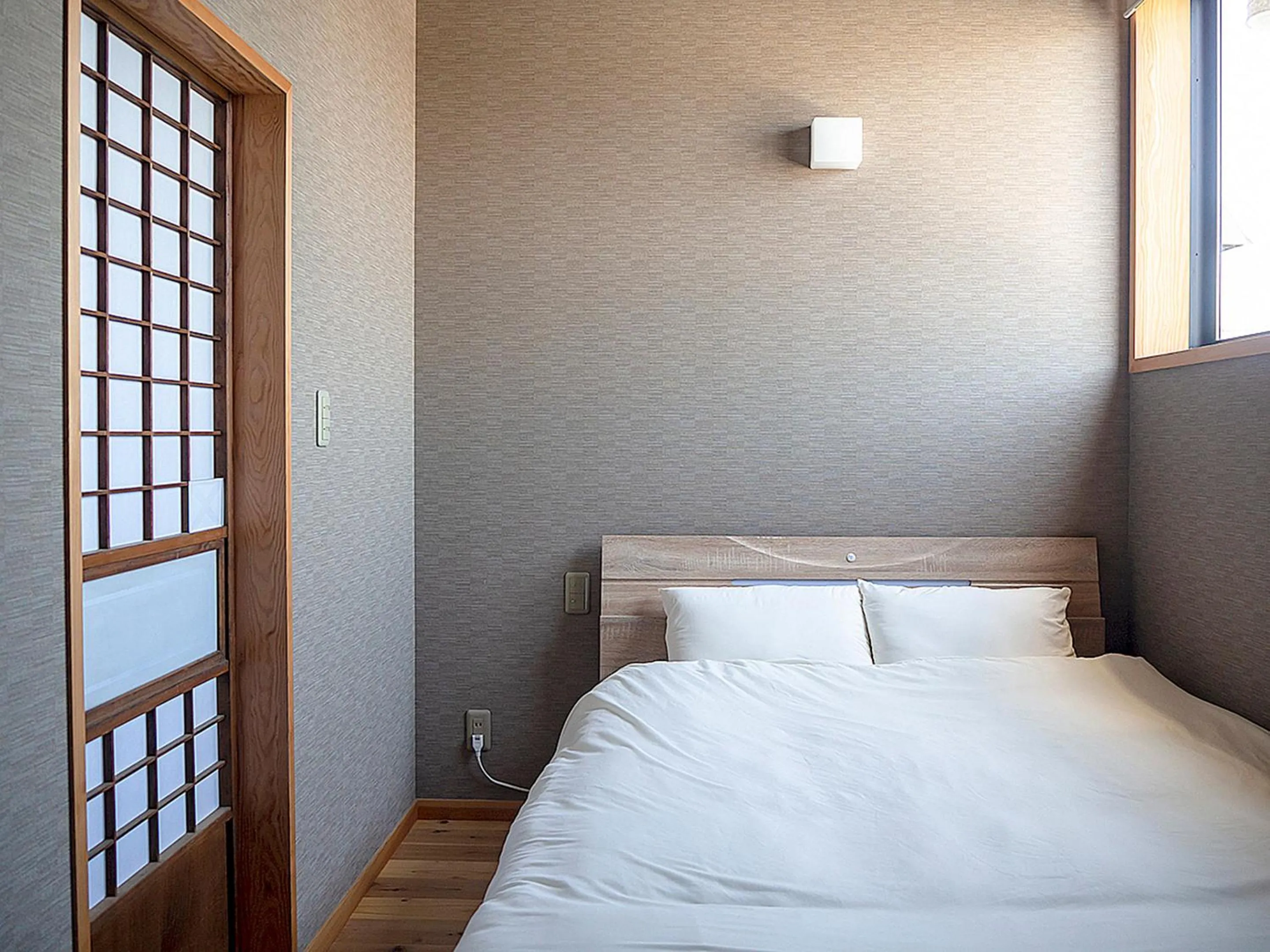 Photo of the whole room, Bed in HOSTEL Co-EDO