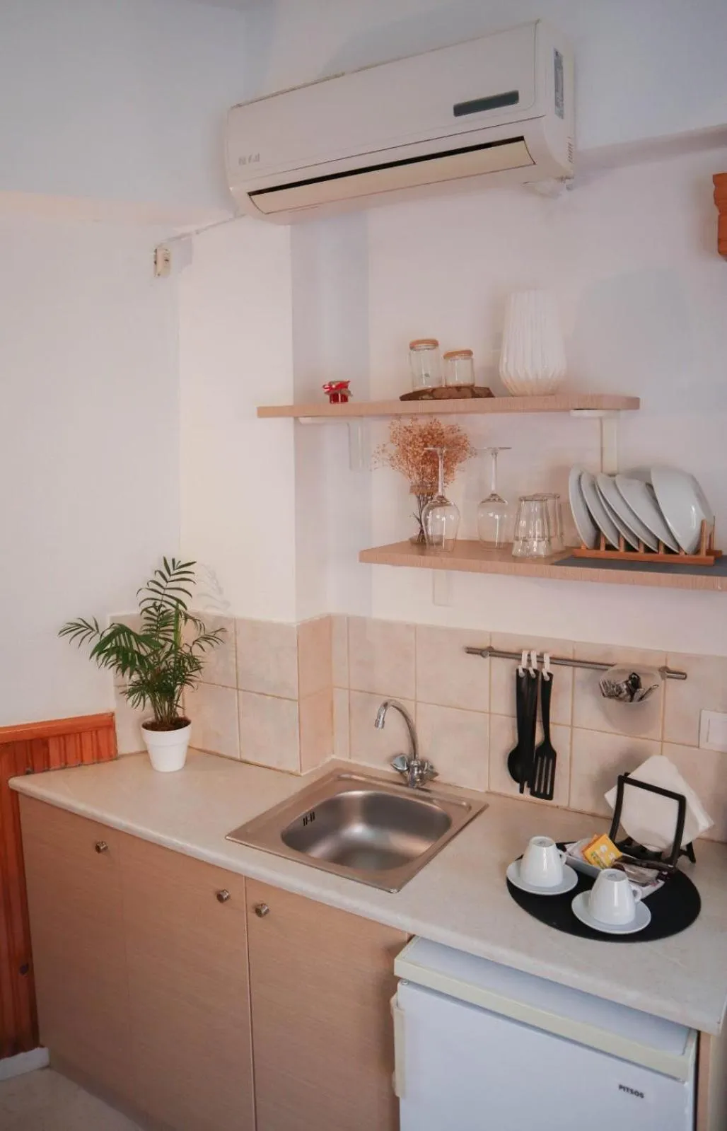 Coffee/tea facilities in Malia Boutique Studios