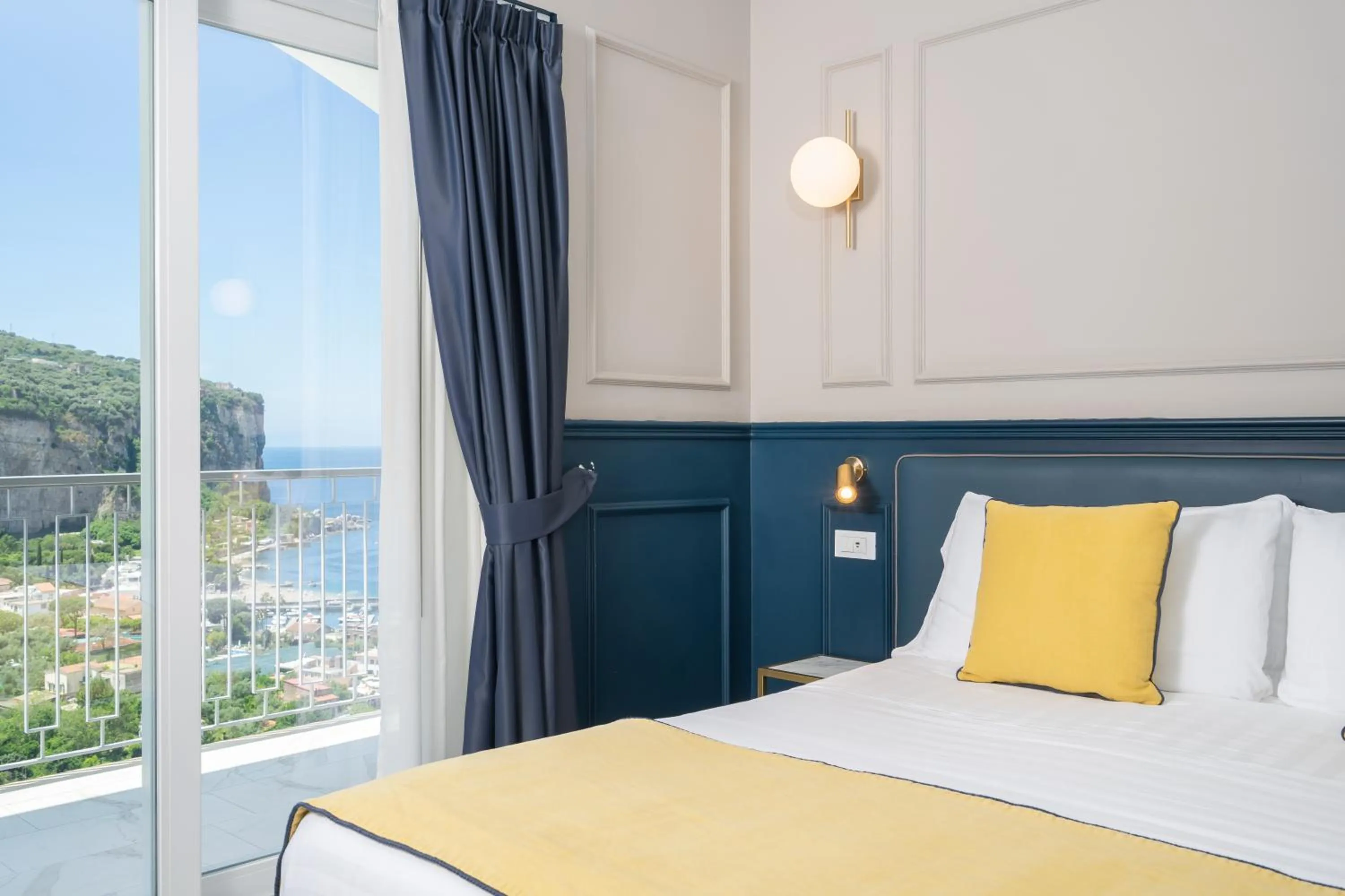 Bedroom, Bed in Hotel Mary