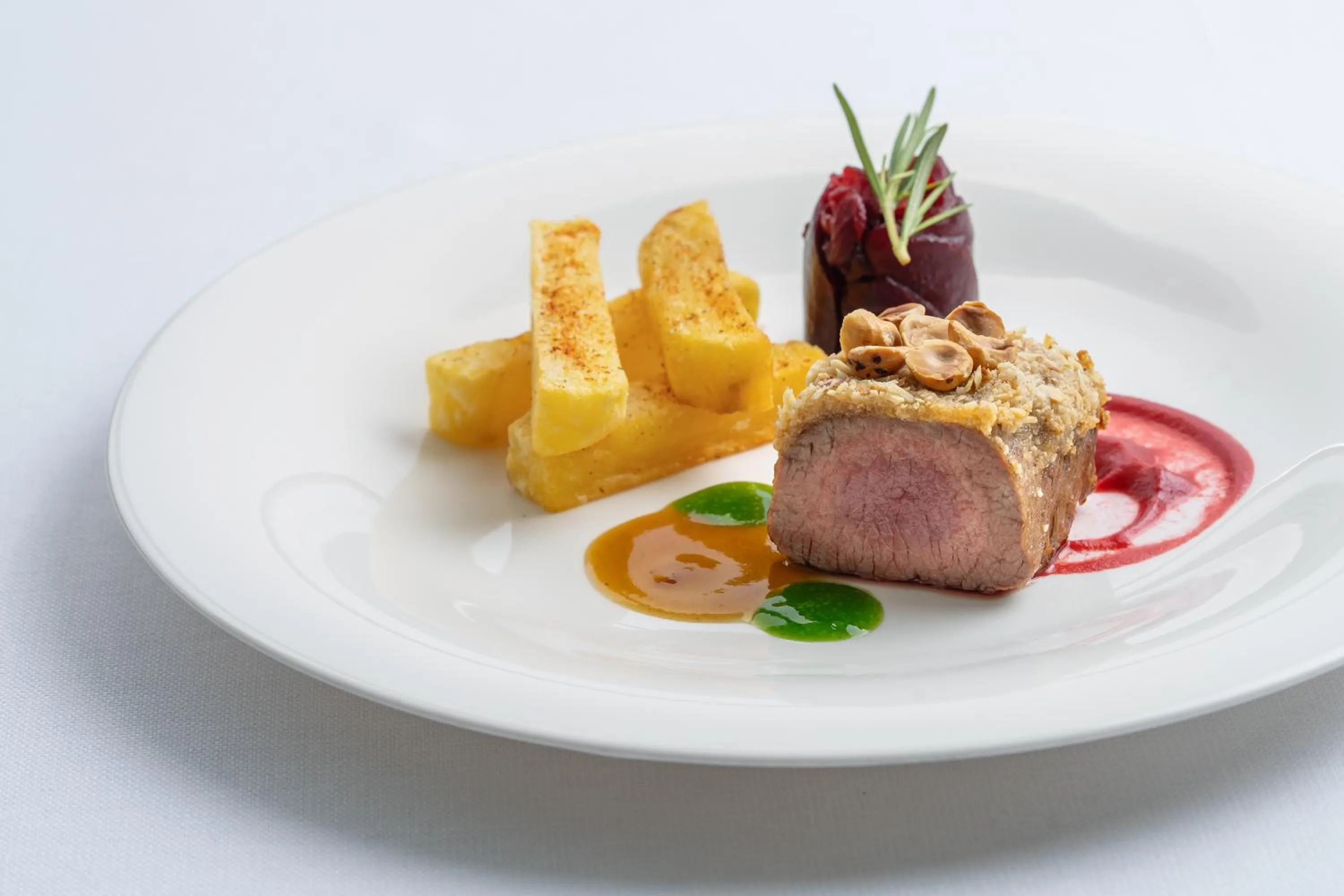 Restaurant/places to eat in Hotel Mary