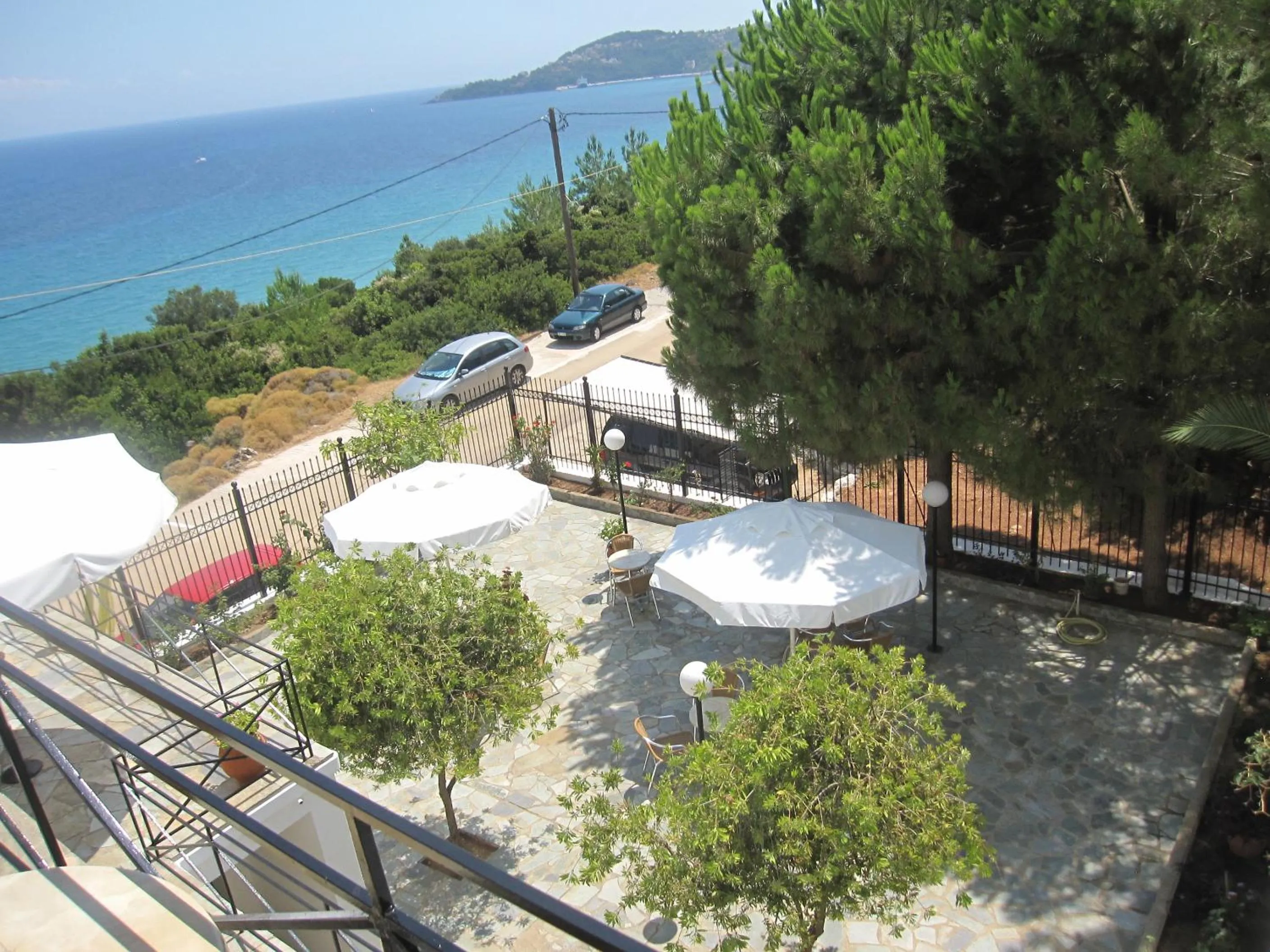 Patio in Travlos Studios