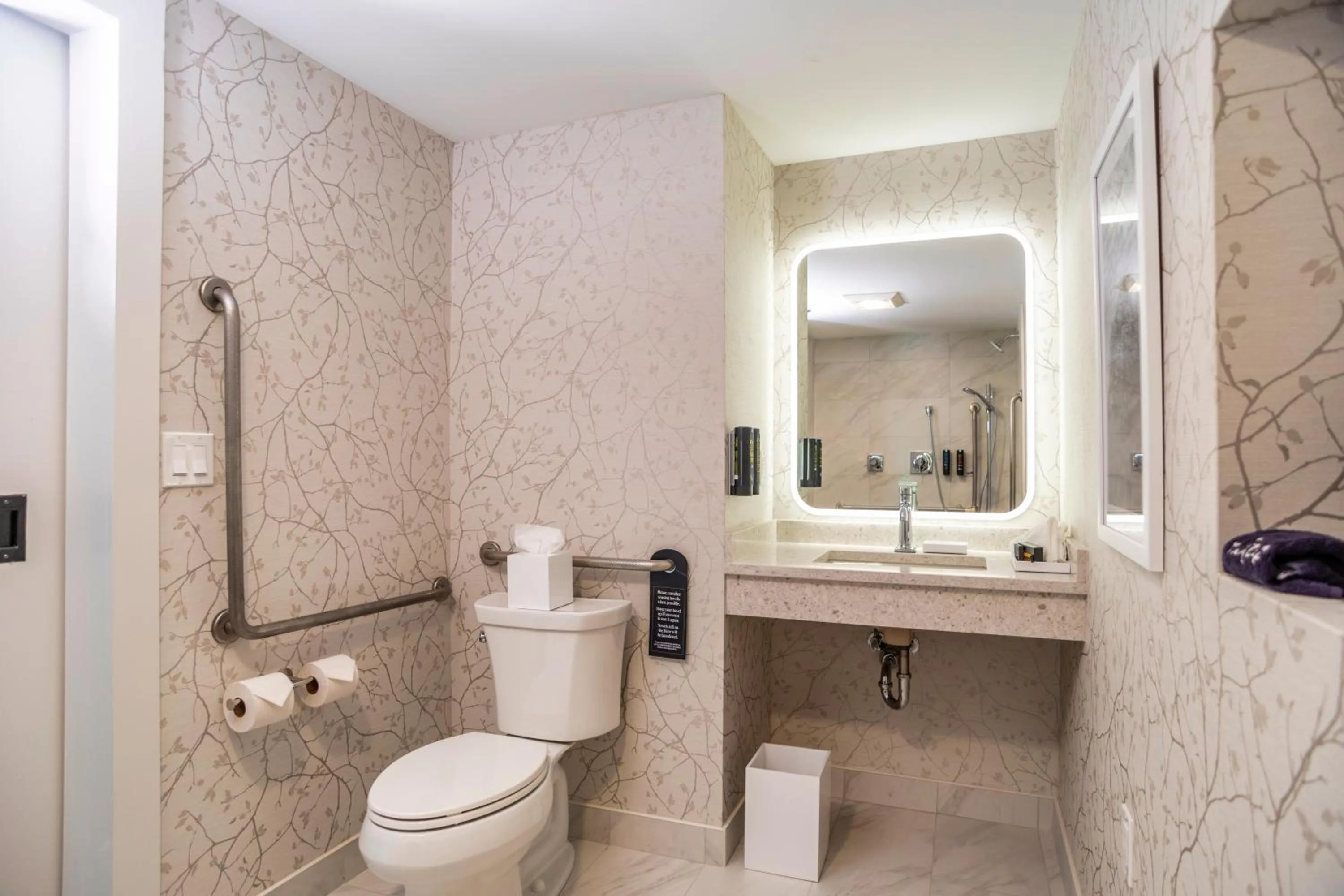 Toilet in Old Orchard Inn