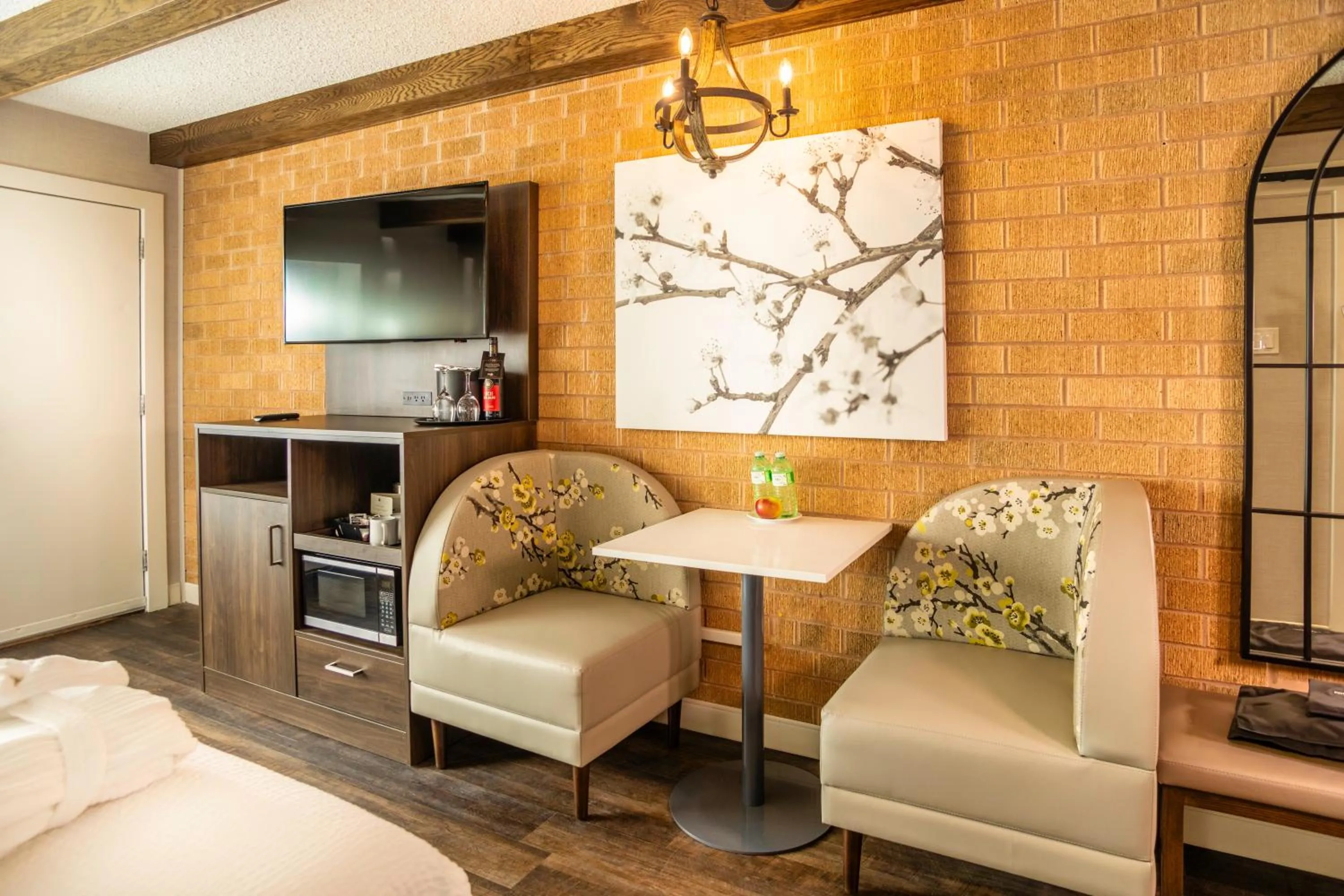 TV and multimedia, Bed in Old Orchard Inn