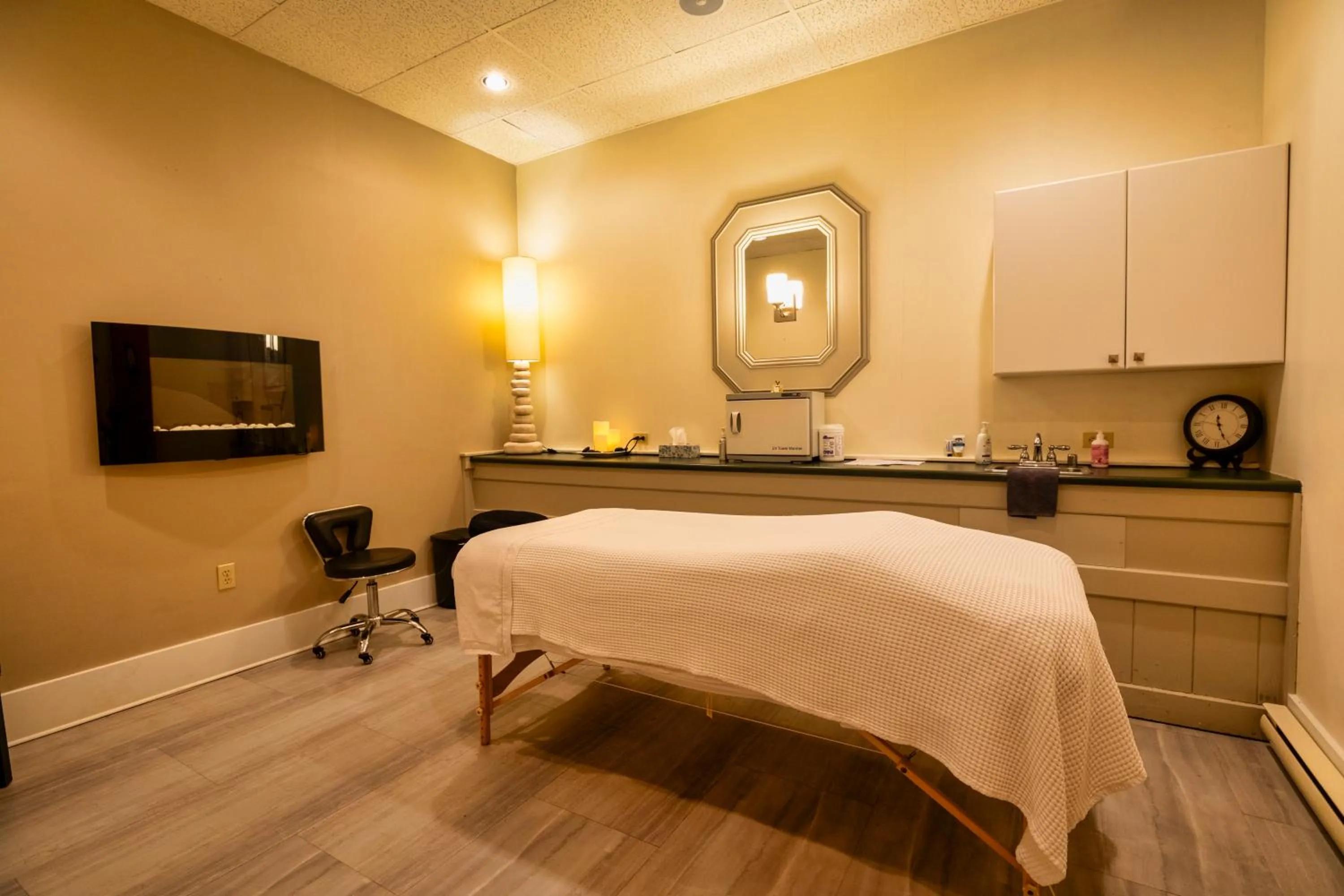 Spa and wellness centre/facilities in Old Orchard Inn