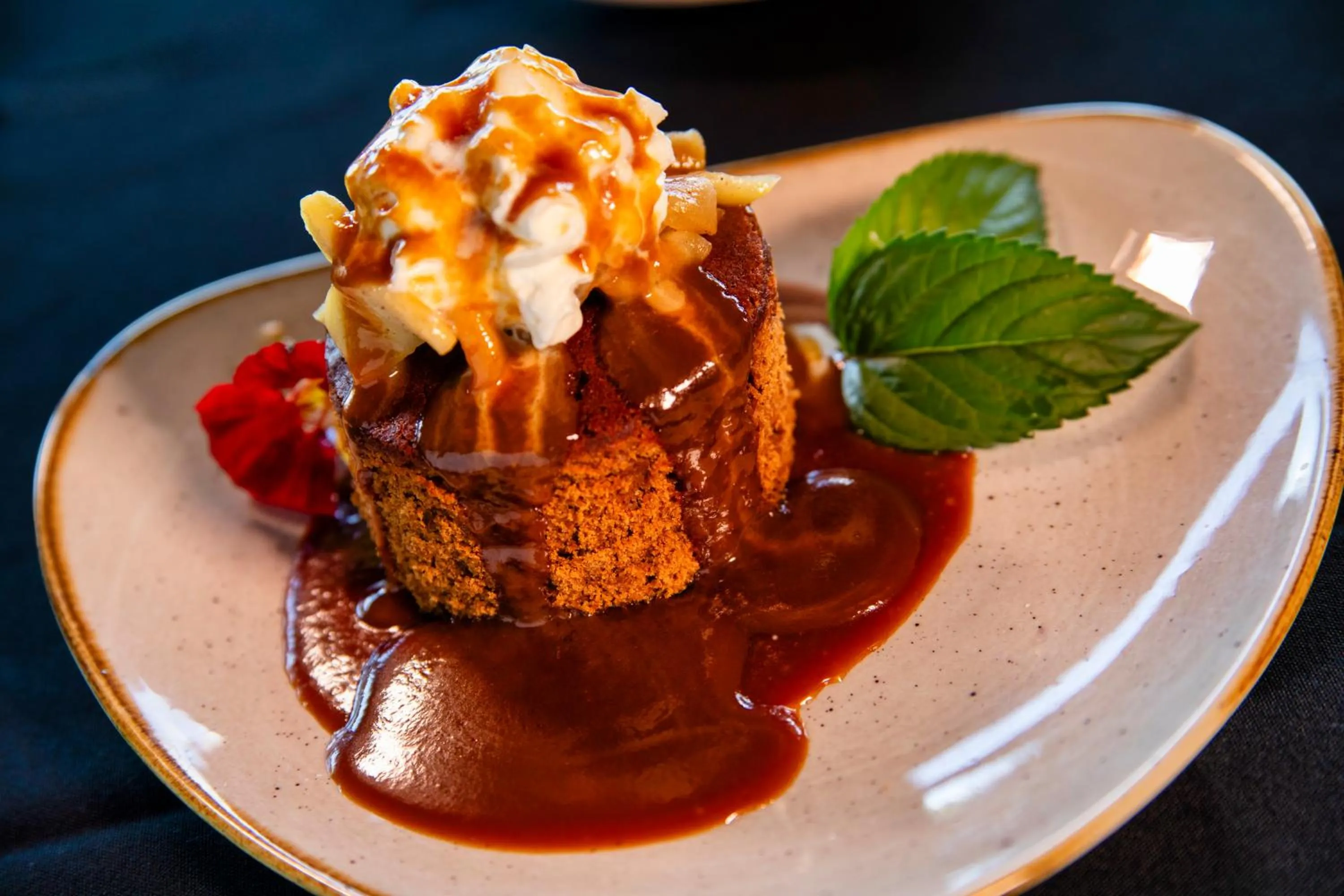 Food and drinks in Old Orchard Inn