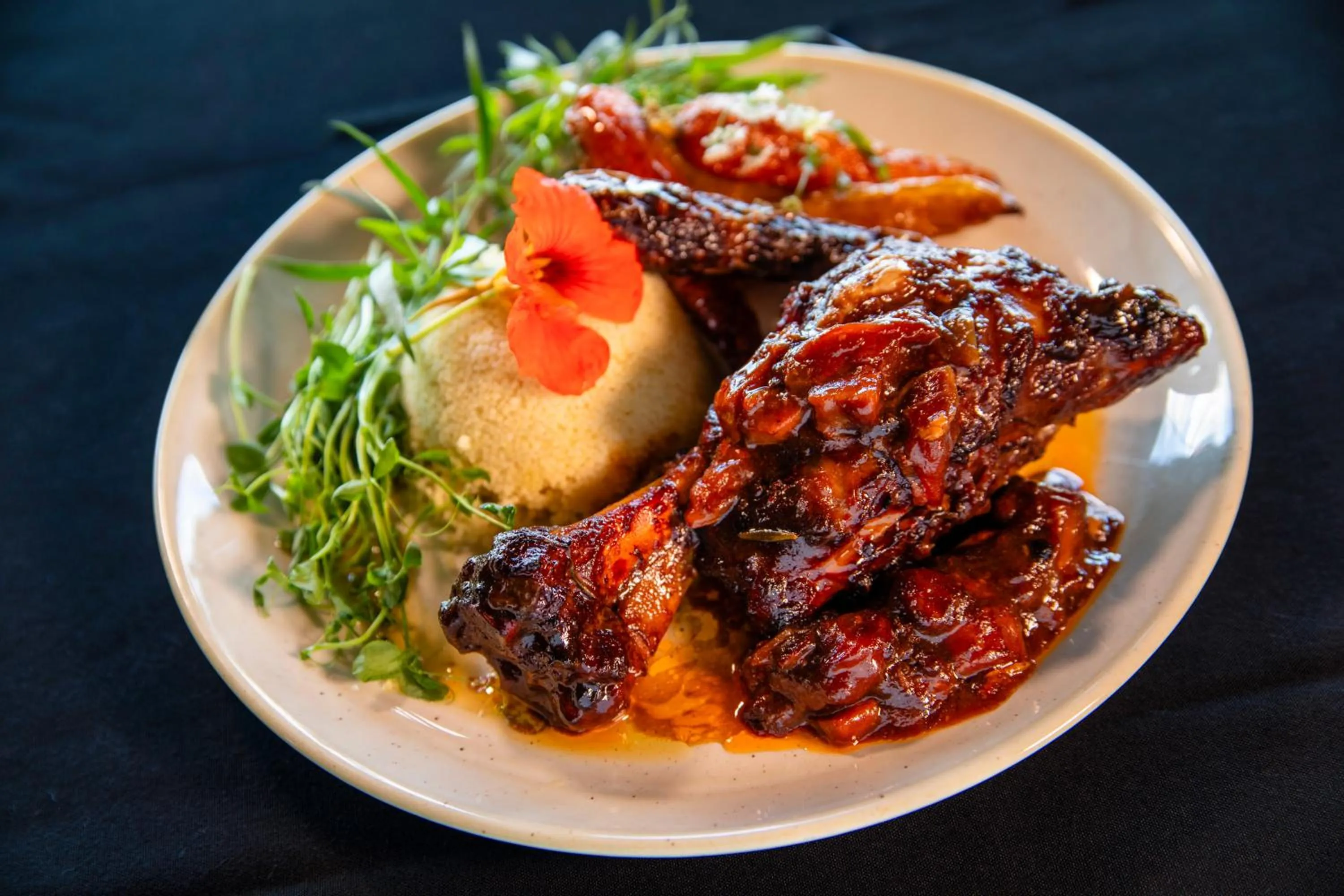 Food and drinks in Old Orchard Inn