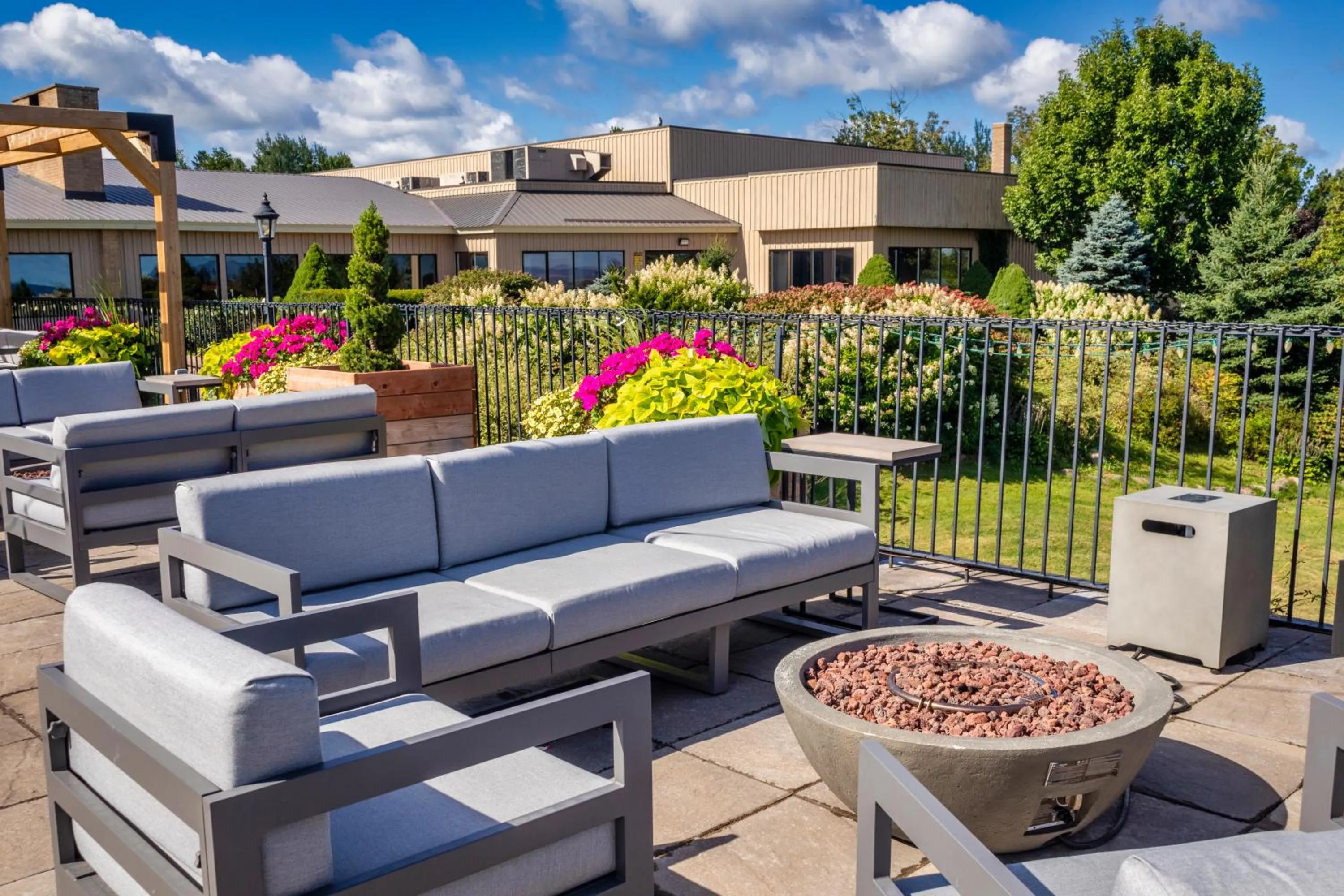 Patio in Old Orchard Inn