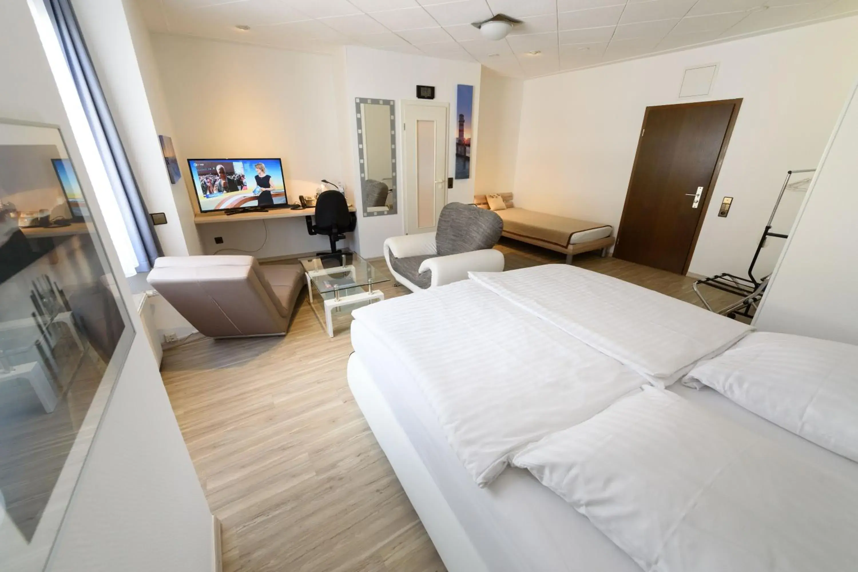 Triple Room with Private Bathroom - single occupancy in Hotel Böving Triple Room with Private Bathroom - single occupancy in Hotel Böving