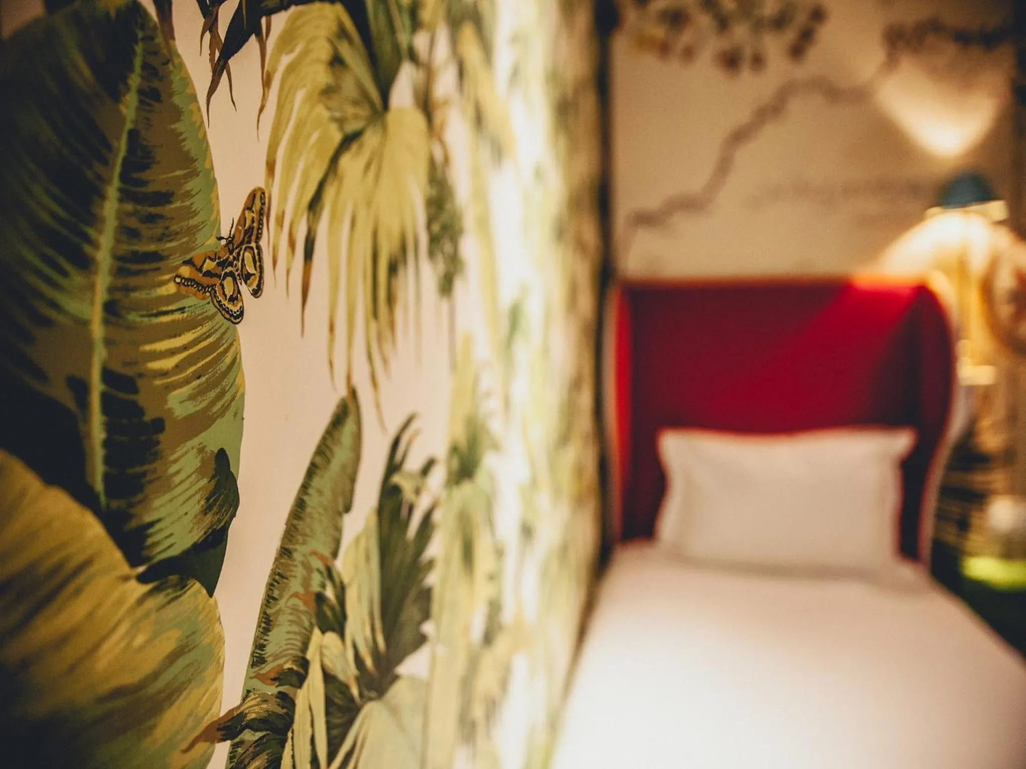 Decorative detail, Bed in Hôtel du Continent