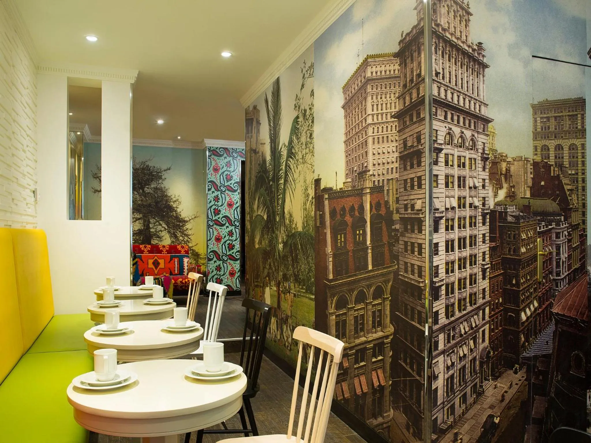 Breakfast in Hôtel du Continent