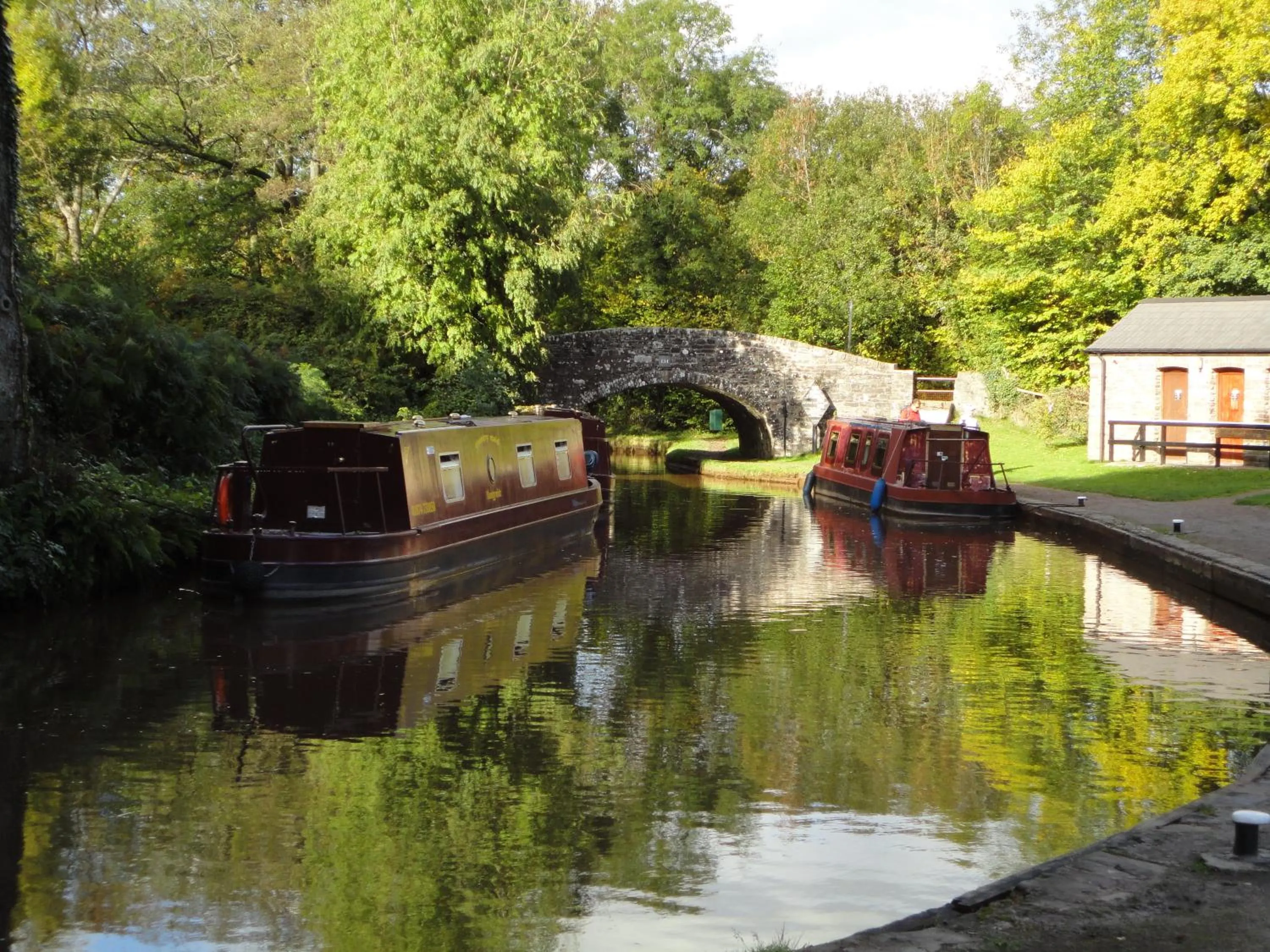 Area and facilities in Plough and Harrow