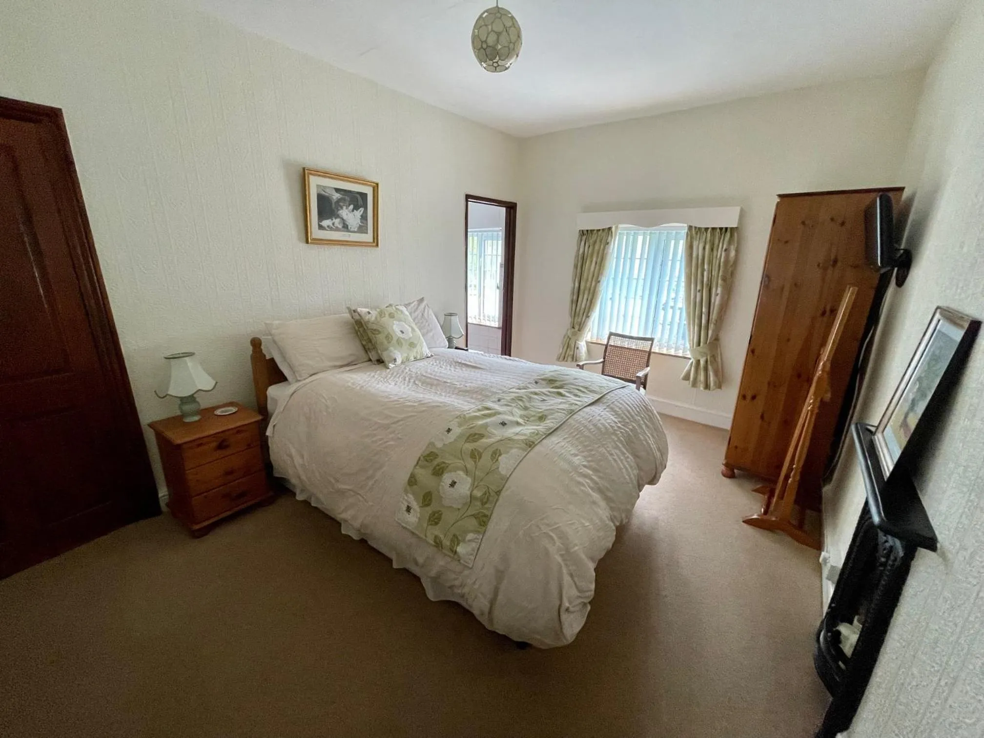 Bedroom, Bed in Plough and Harrow