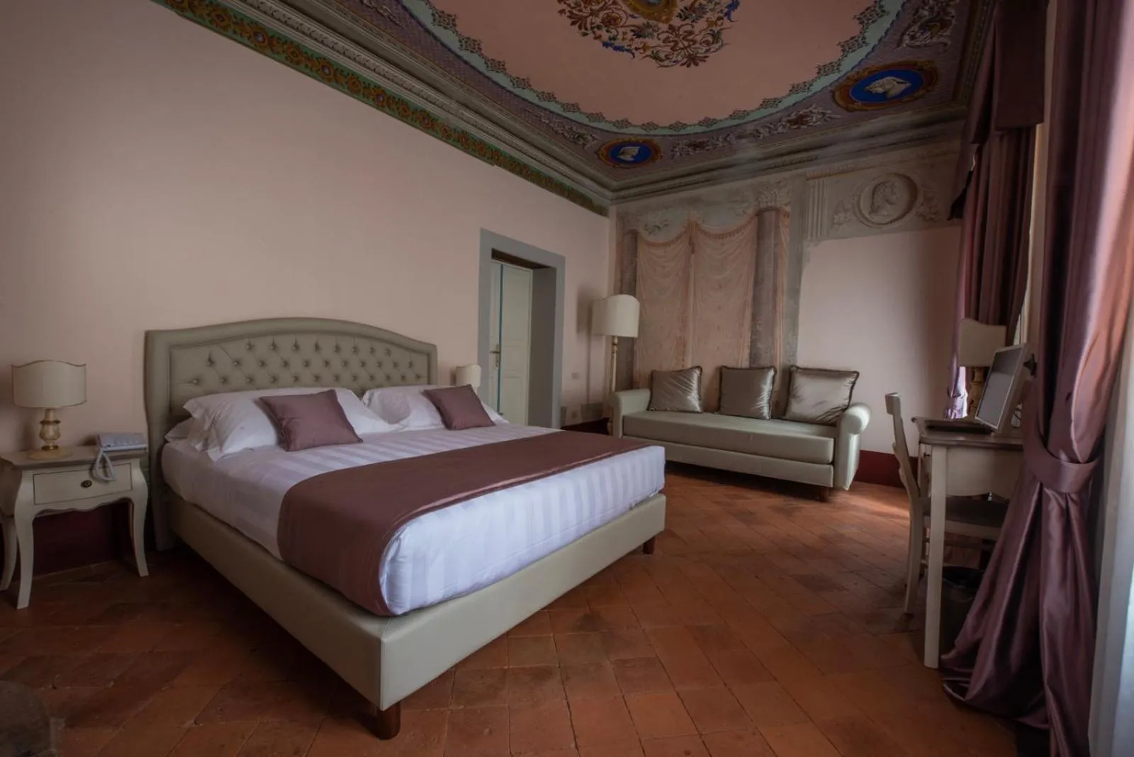 Bed in Relais Corte Rodeschi
