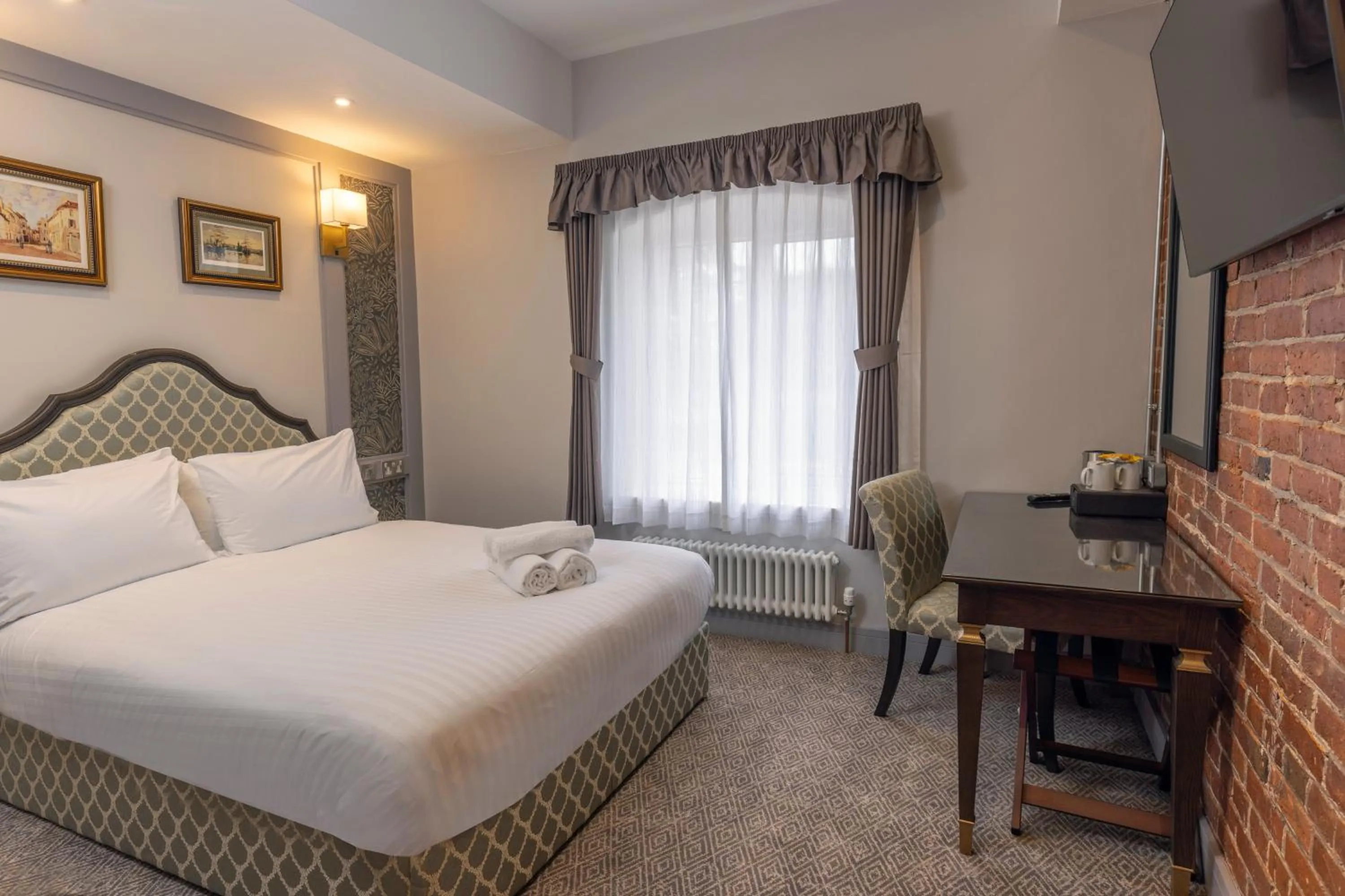 Bedroom, Bed in Castle Bromwich Hall Hotel, BW Signature Collection by Best Western