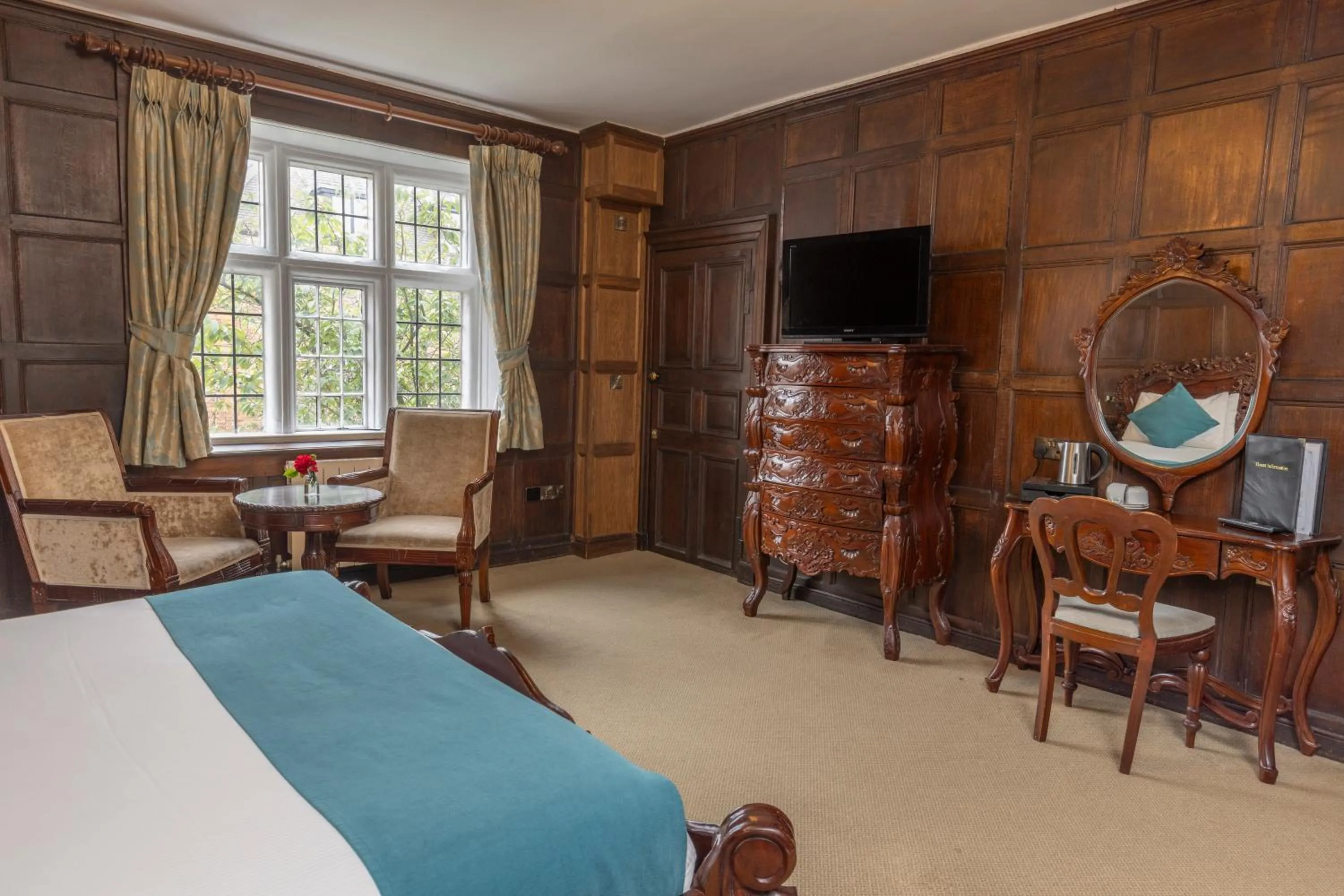 Bedroom, Bed in Castle Bromwich Hall Hotel, BW Signature Collection by Best Western