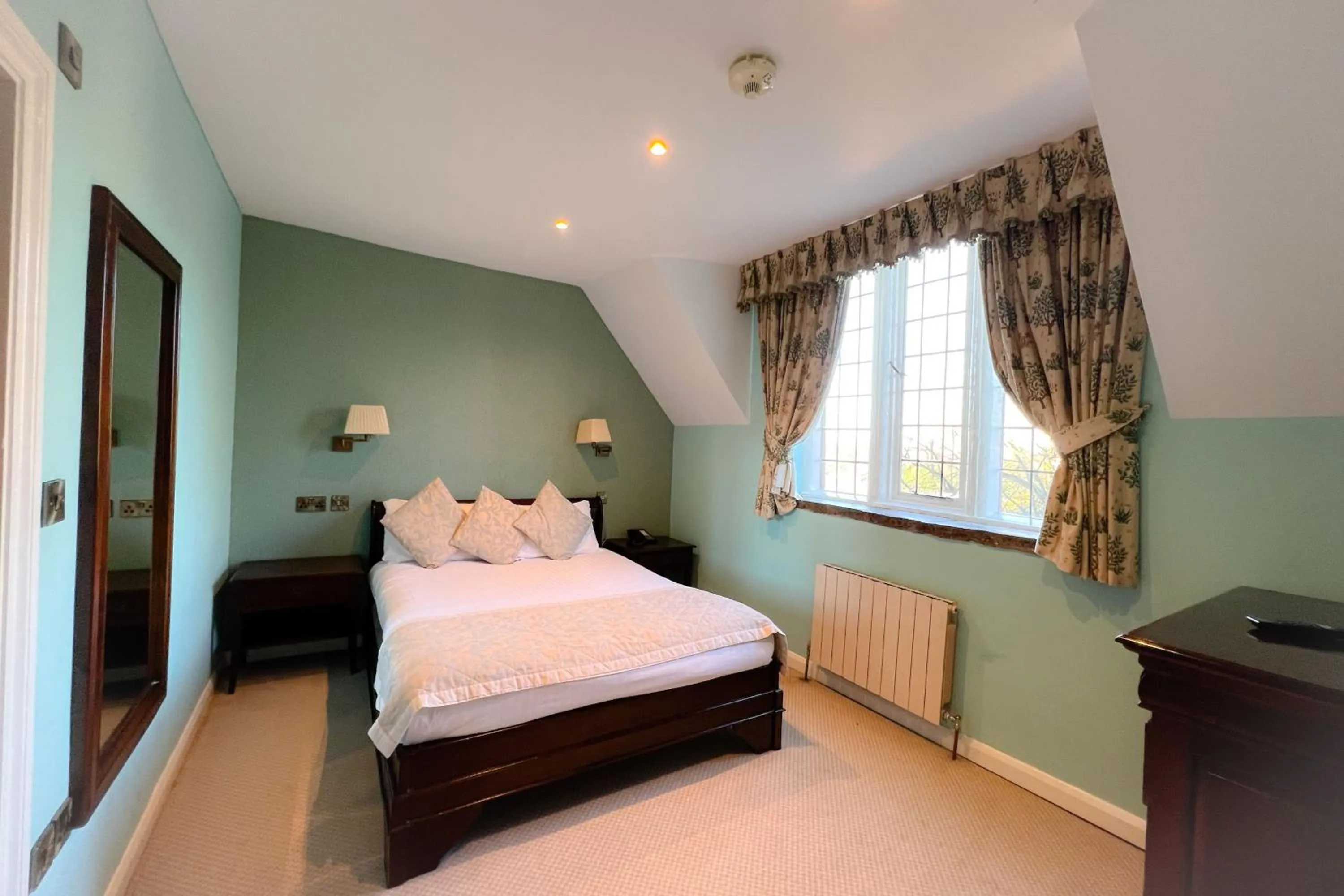 Bed in Castle Bromwich Hall Hotel, BW Signature Collection by Best Western