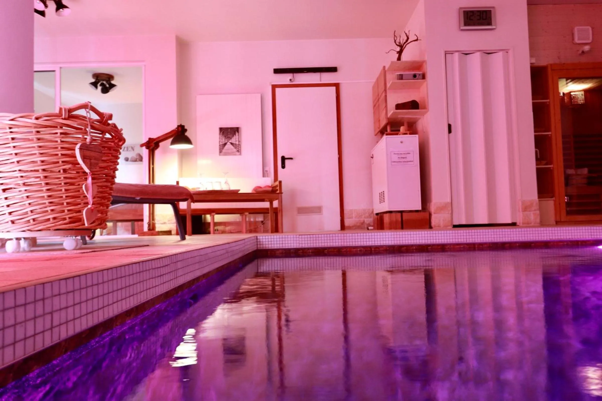 Swimming pool in Une Nuit Ailleurs