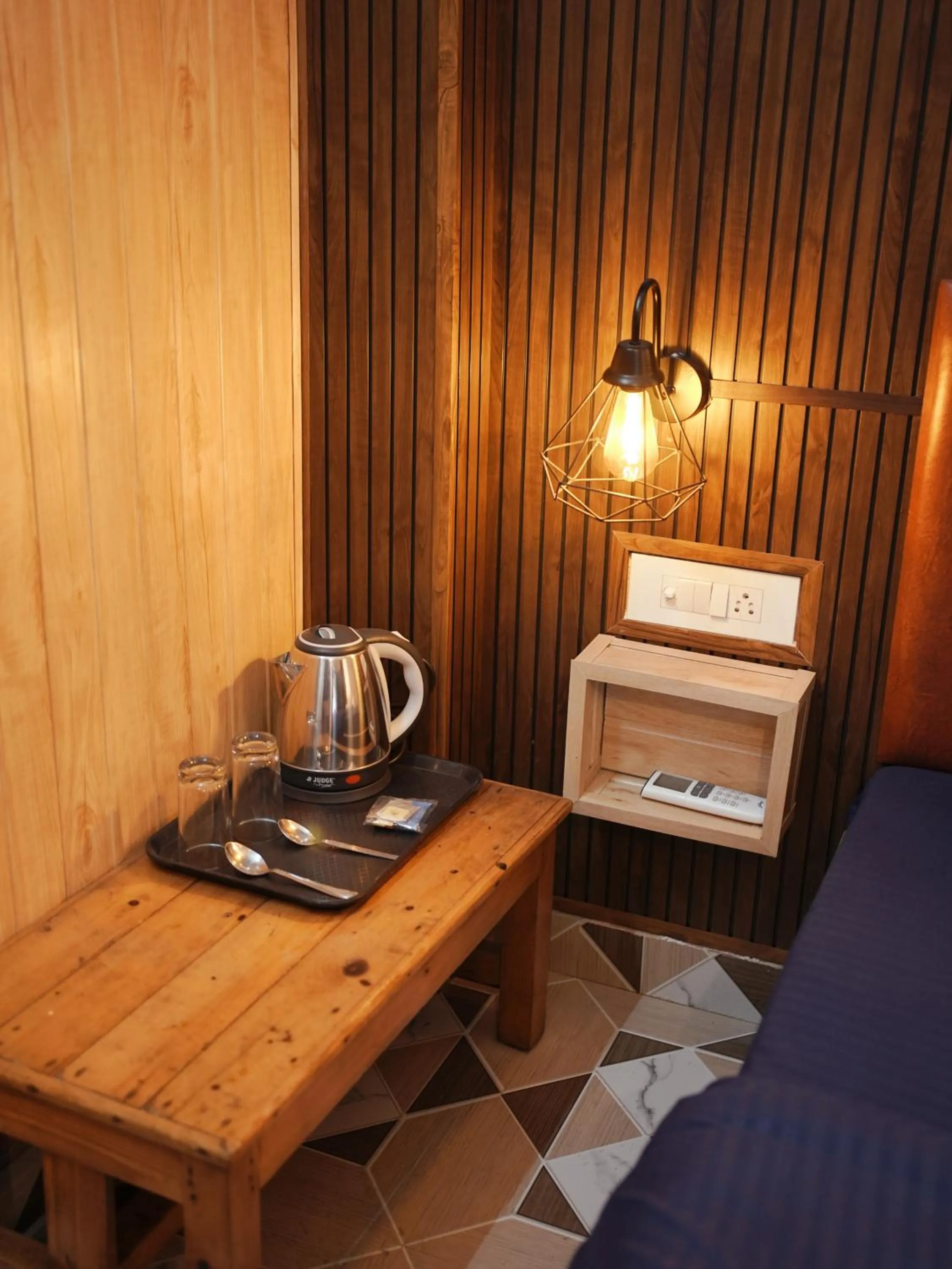 Coffee/tea facilities in Skyard Hostel Rishikesh Laxman Jhula