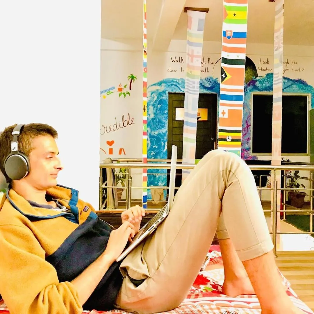 Communal lounge/ TV room in Skyard Hostel Rishikesh Laxman Jhula