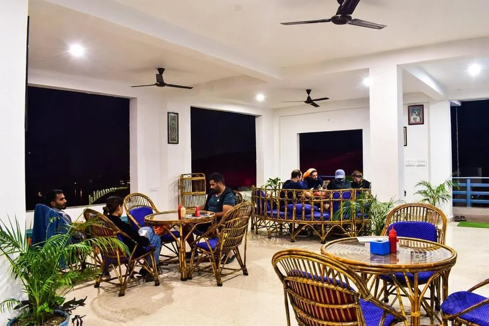 Restaurant/places to eat in Skyard Hostel Rishikesh Laxman Jhula
