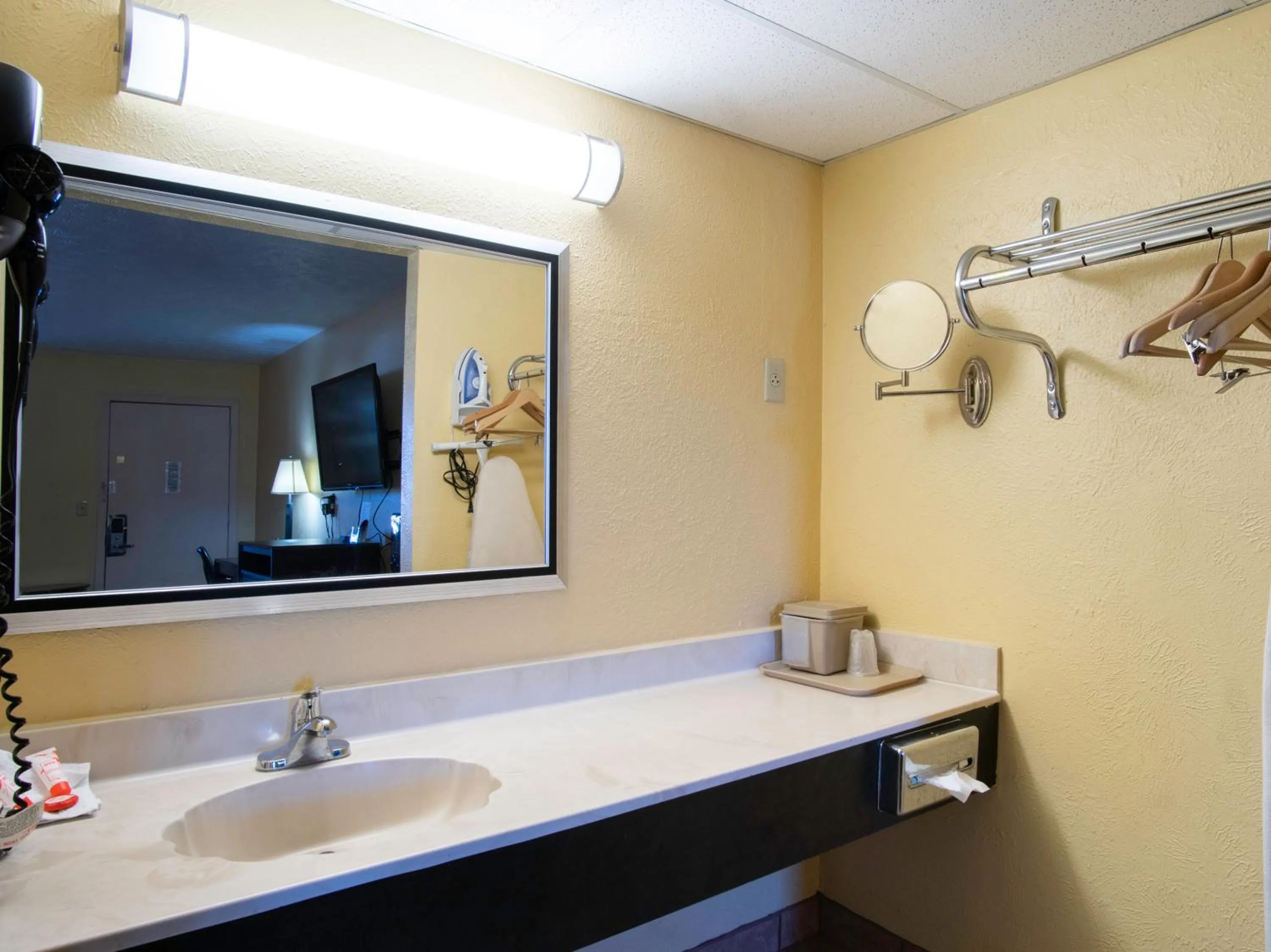 Area and facilities in Nendels Inn & Suites Dodge City Airport