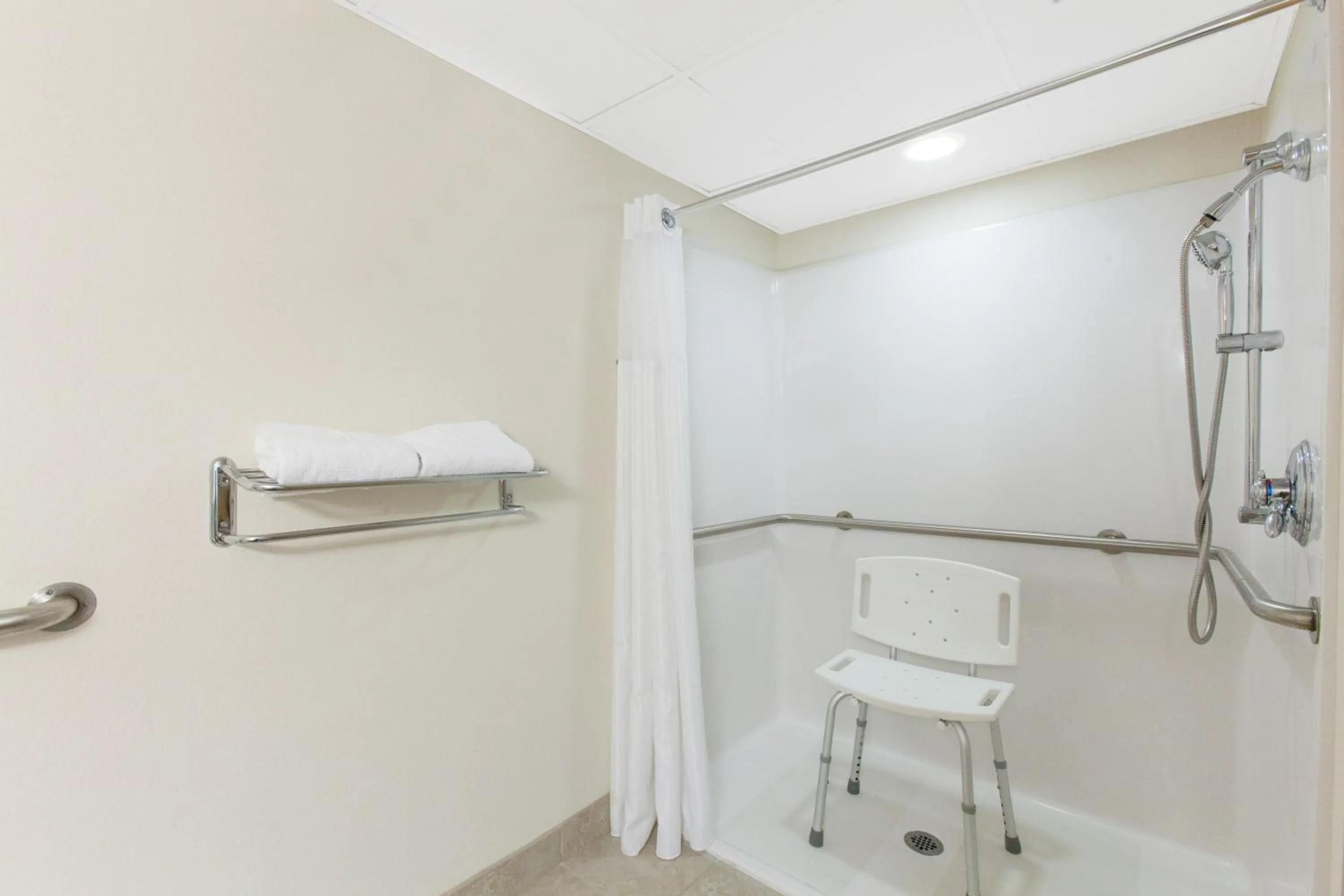 Bathroom in Baymont by Wyndham Branson - On the Strip