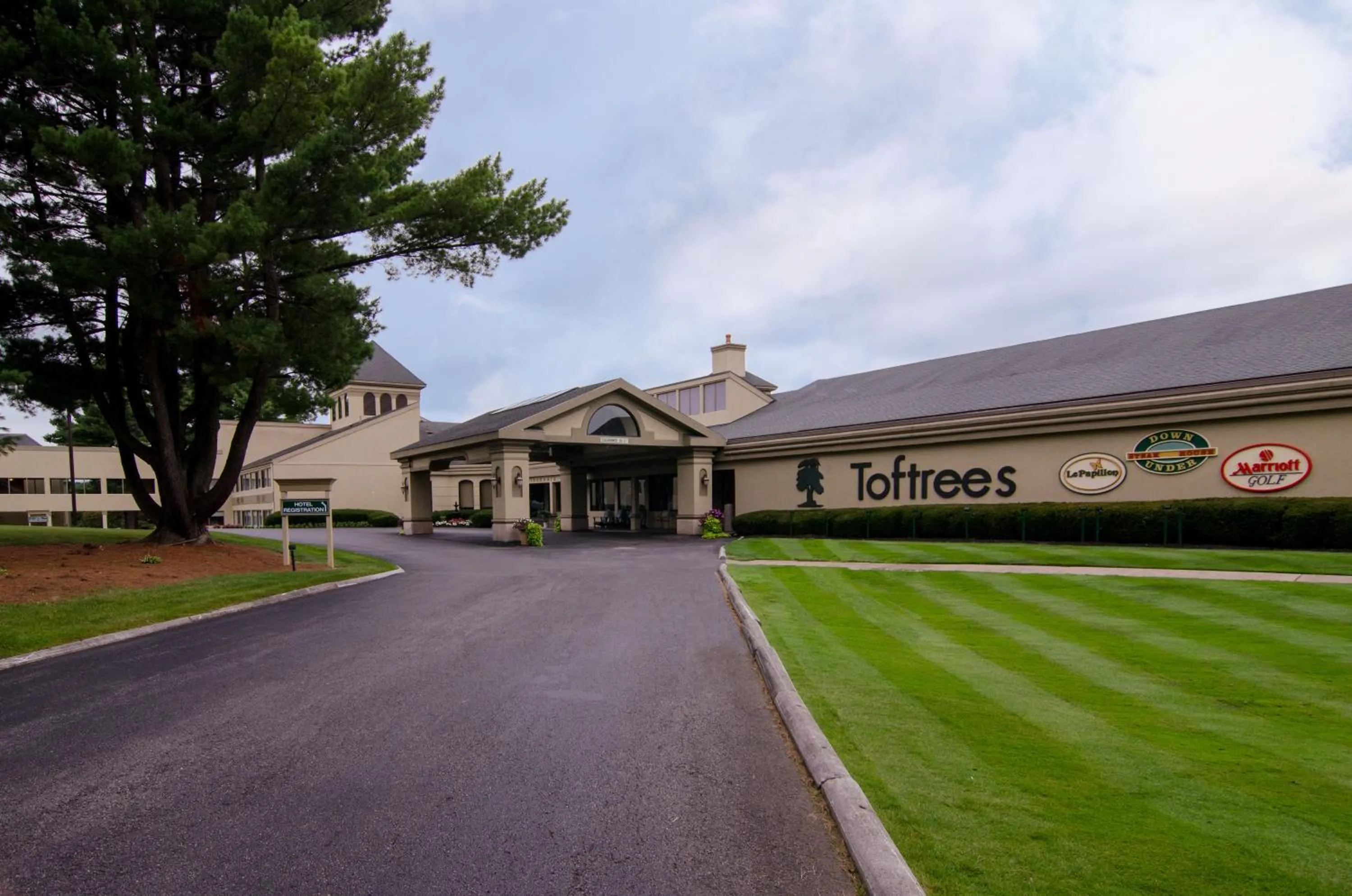 Facade/entrance in Toftrees Golf Resort