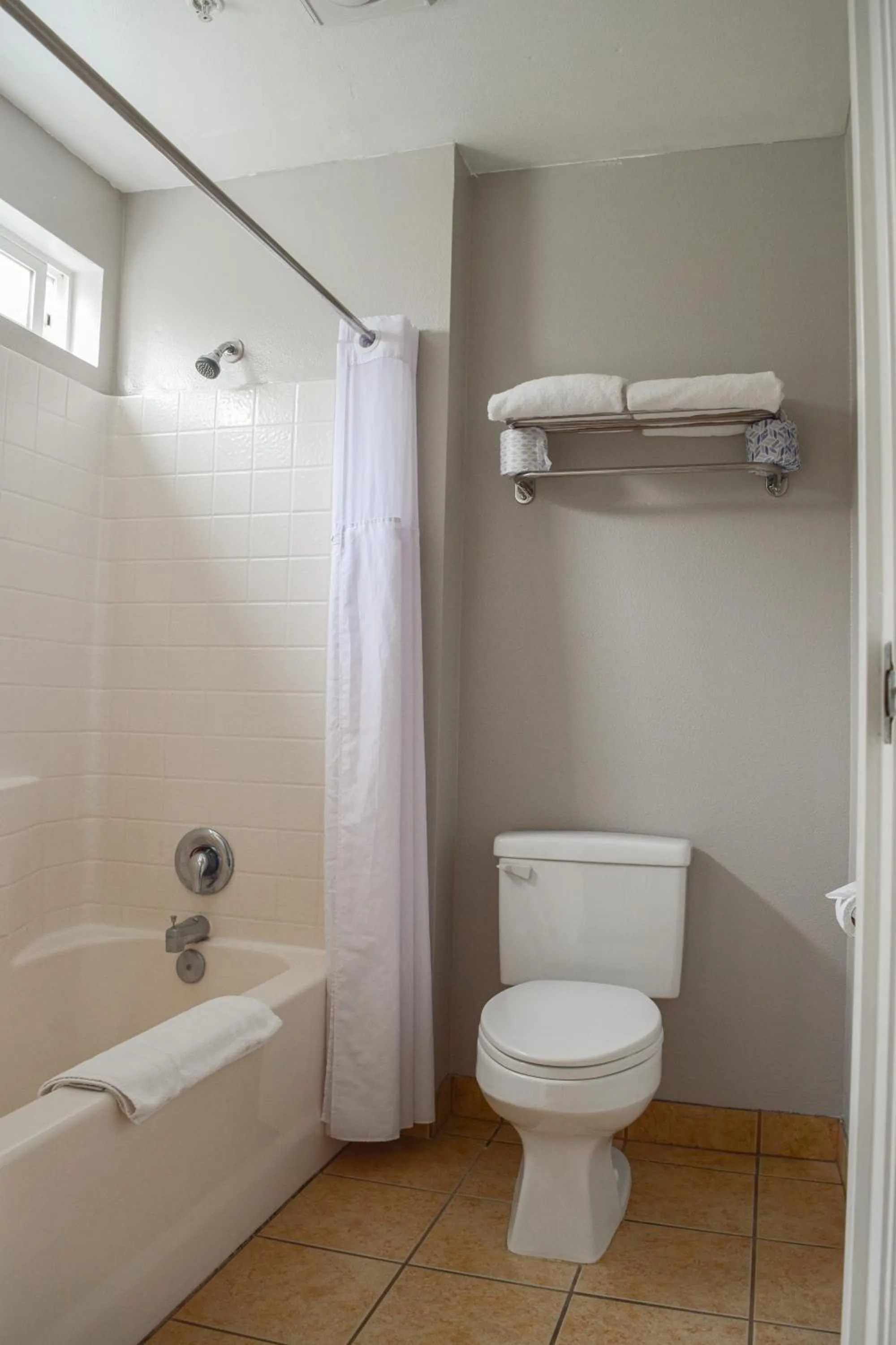 Bathroom in Dune Surfer Inn