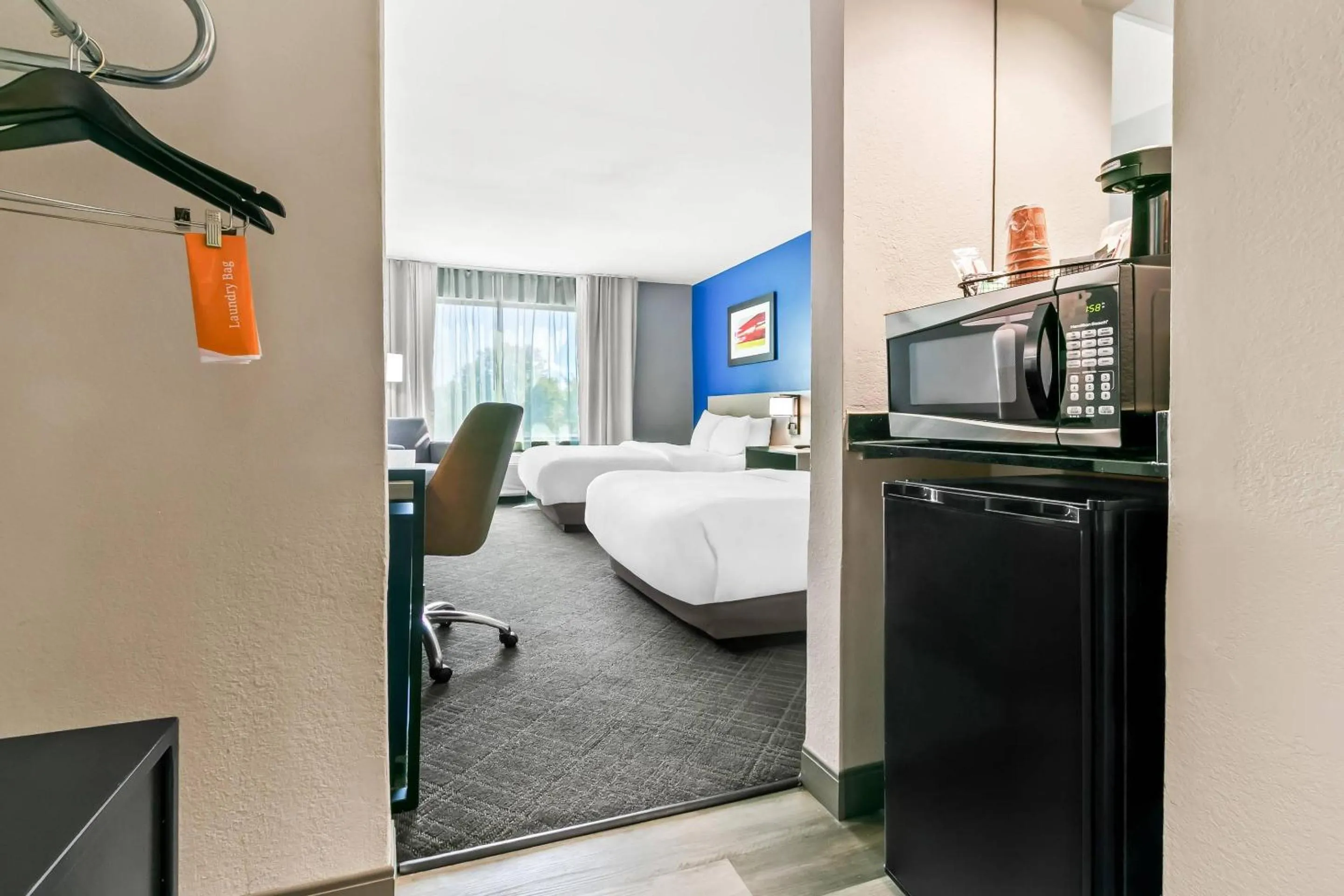 Bedroom, Bed in Comfort Inn & Suites Grand Blanc-Flint