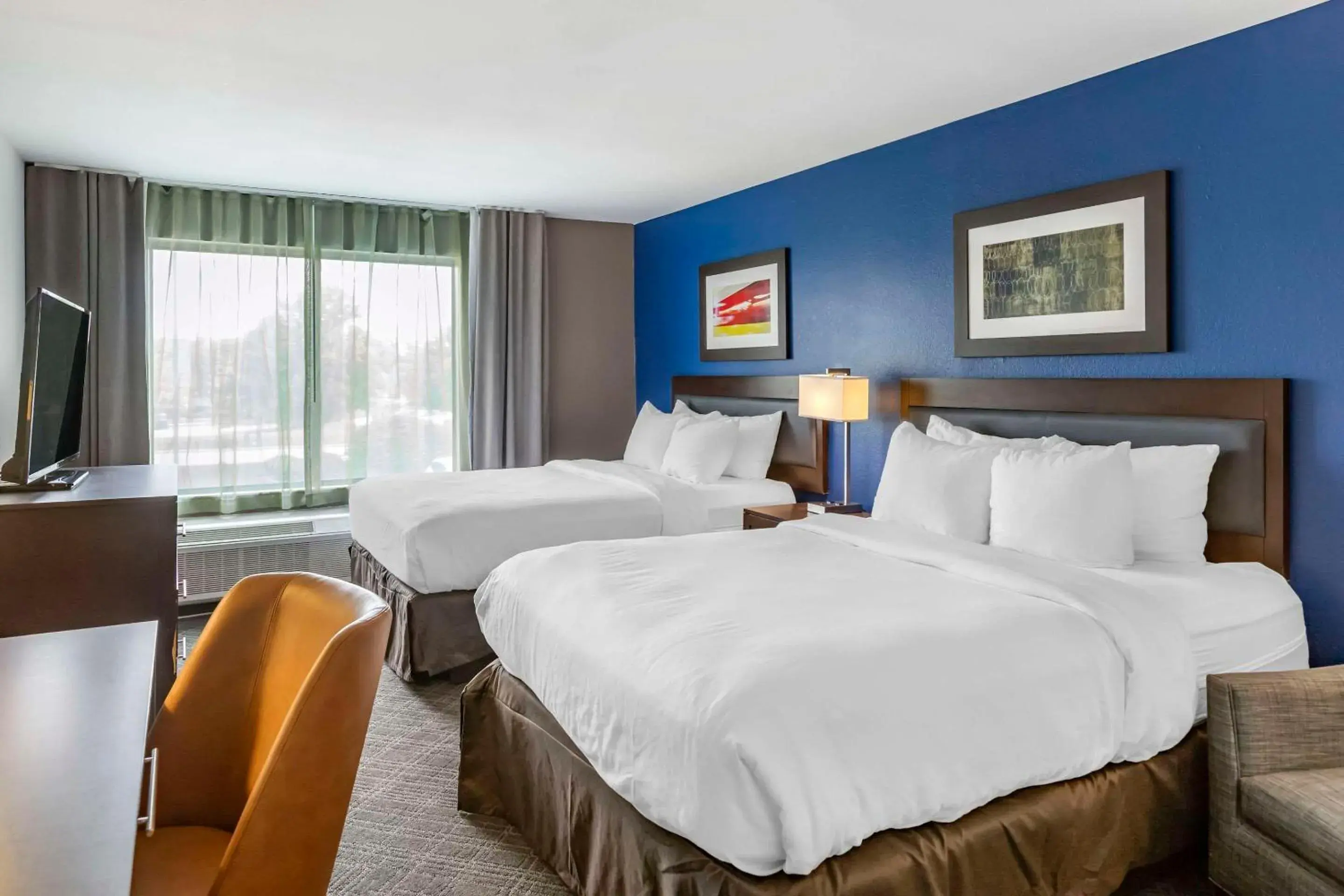 Standard Queen Room with Two Queen Beds - Non-Smoking in Comfort Inn & Suites Grand Blanc-Flint Standard Queen Room with Two Queen Beds - Non-Smoking in Comfort Inn & Suites Grand Blanc-Flint