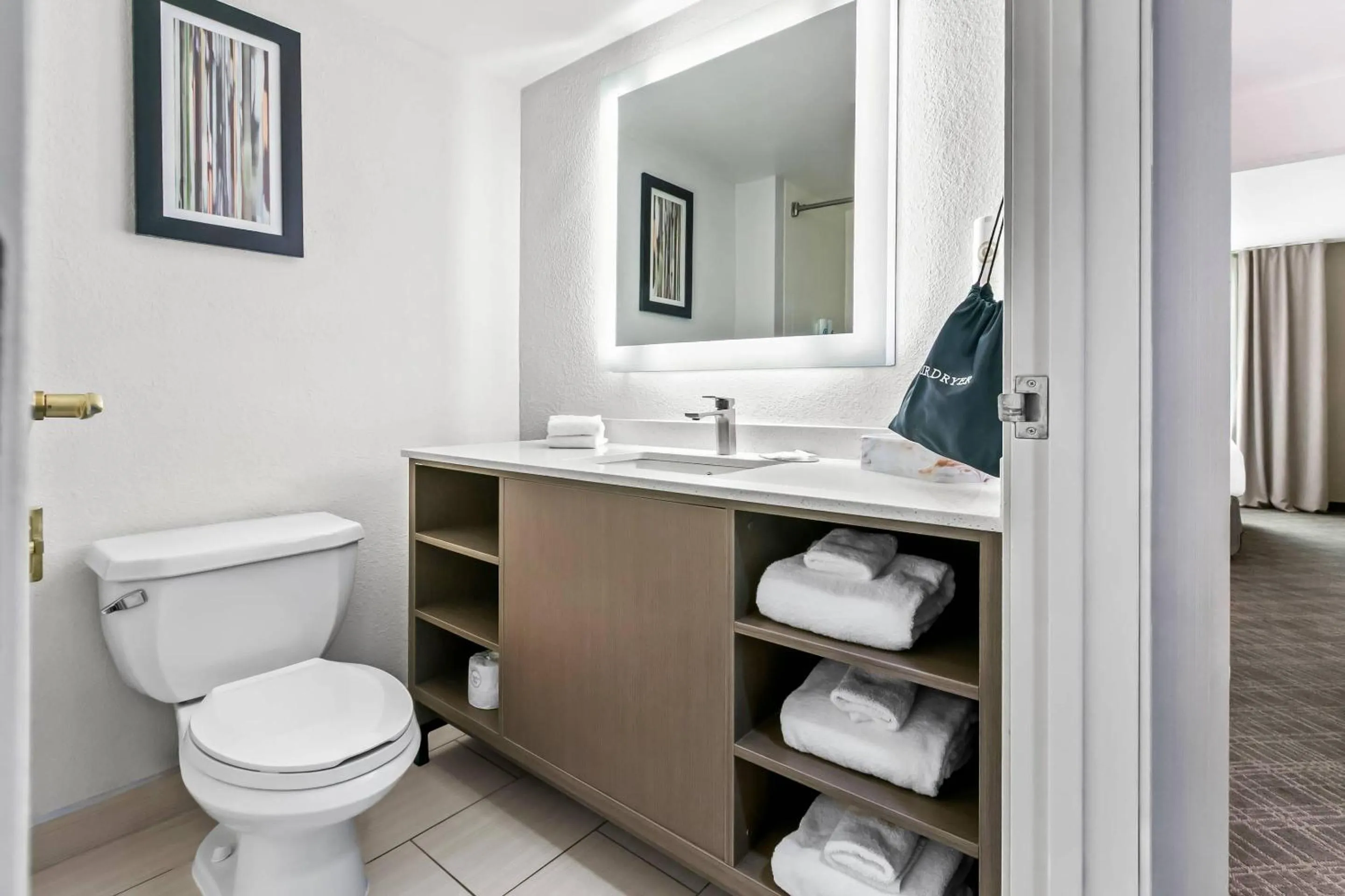 Bedroom in Comfort Inn & Suites Grand Blanc-Flint