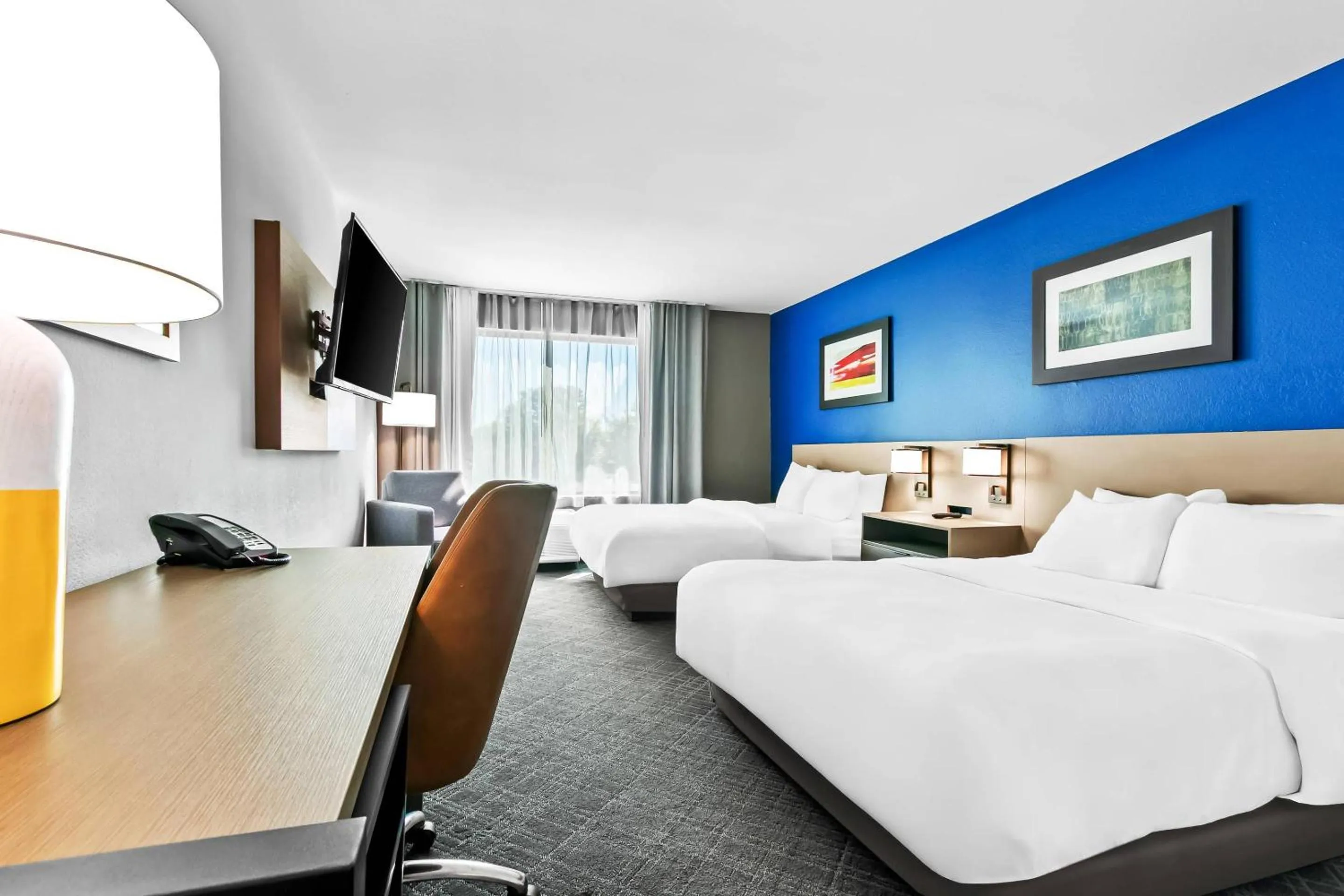 Bedroom, Bed in Comfort Inn & Suites Grand Blanc-Flint