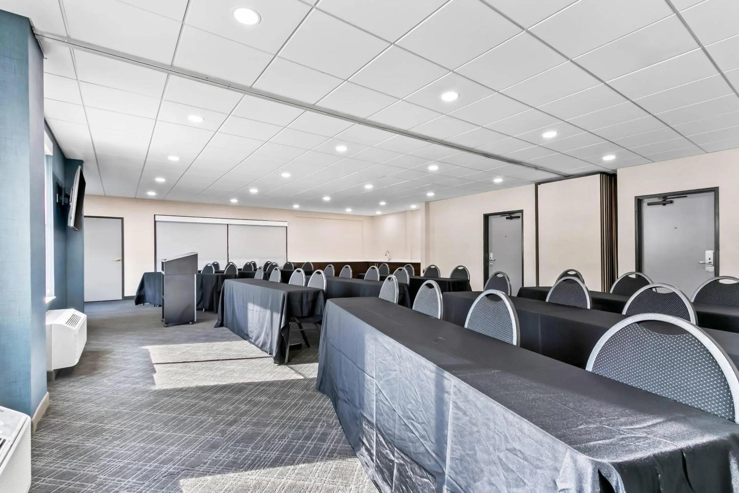 Meeting/conference room in Comfort Inn & Suites Grand Blanc-Flint