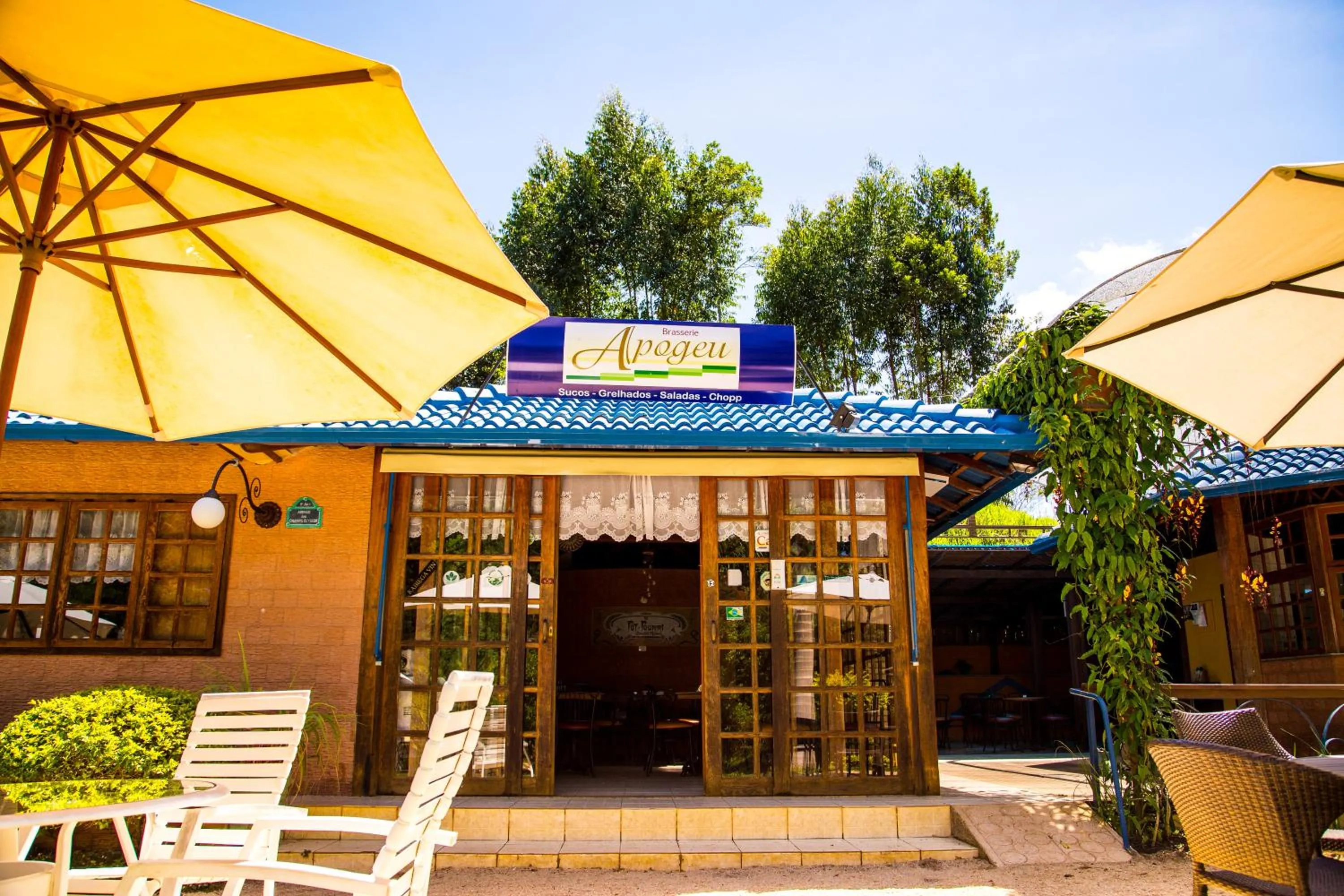 Restaurant/places to eat in Chez Domaine Pousada Organica