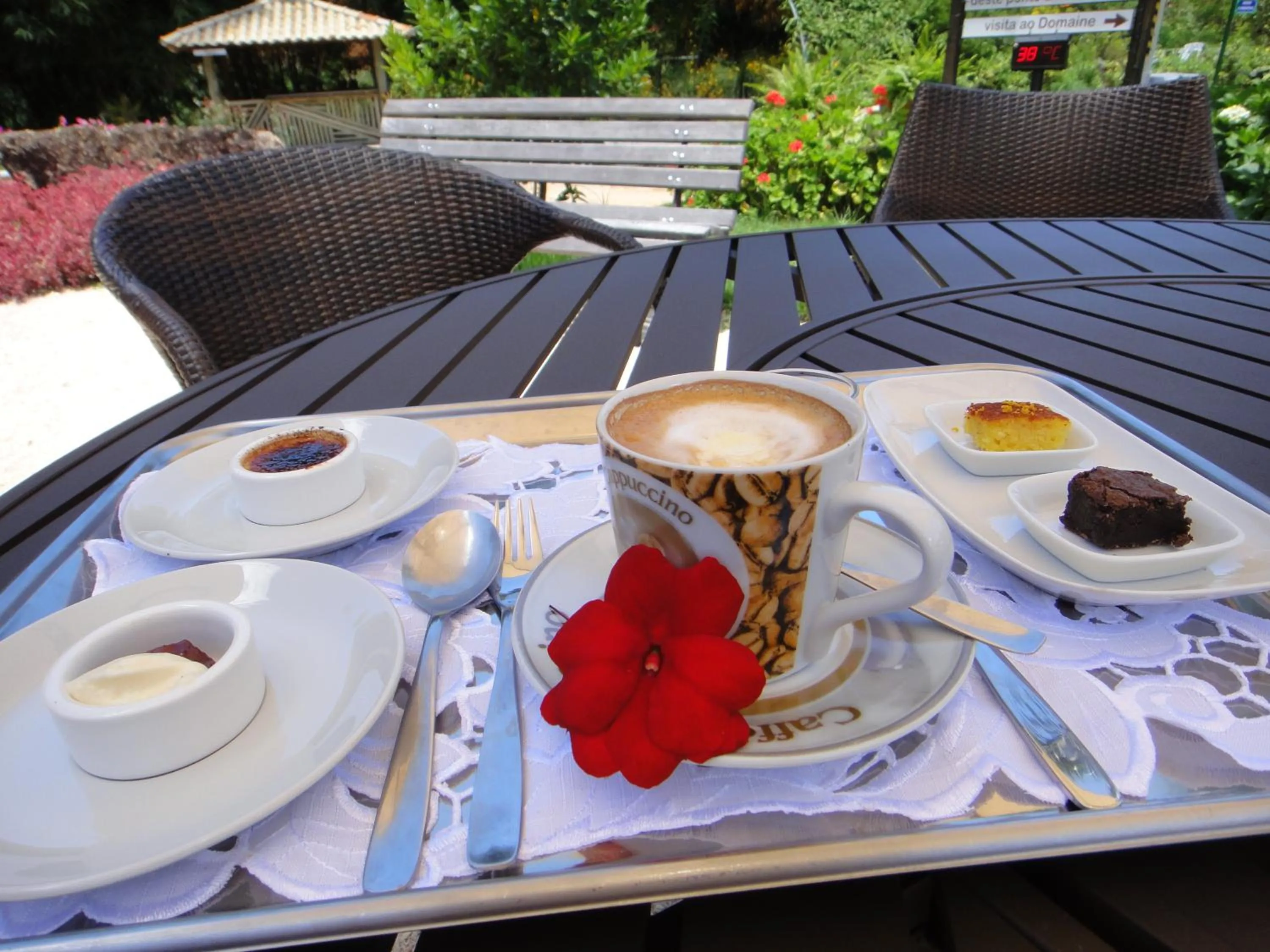 Restaurant/places to eat in Chez Domaine Pousada Organica