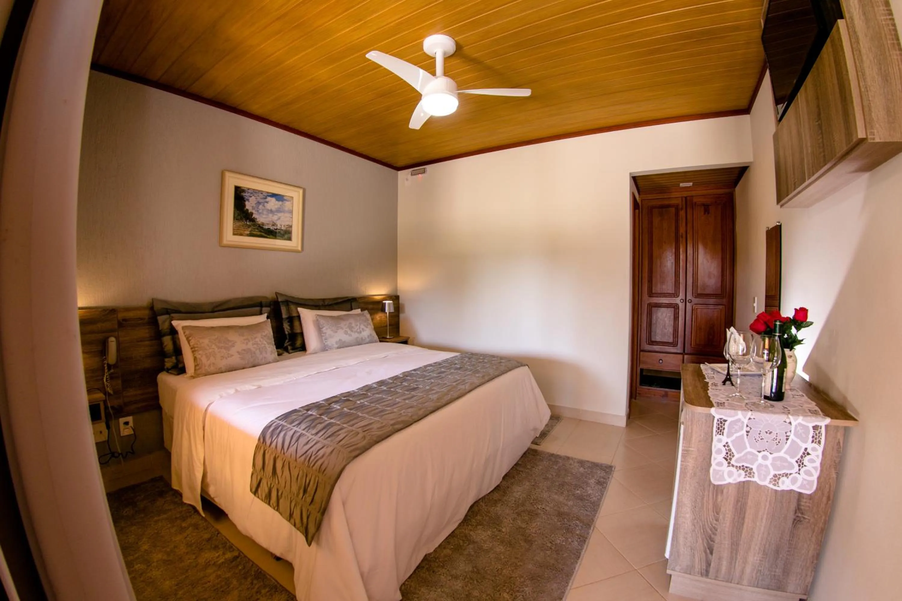 Photo of the whole room in Chez Domaine Pousada Organica