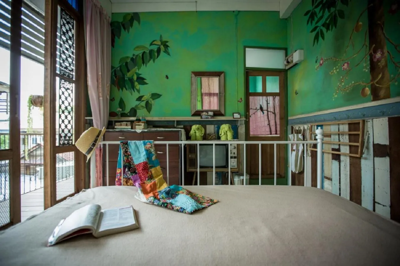 Photo of the whole room, Bed in Phranakorn-Nornlen