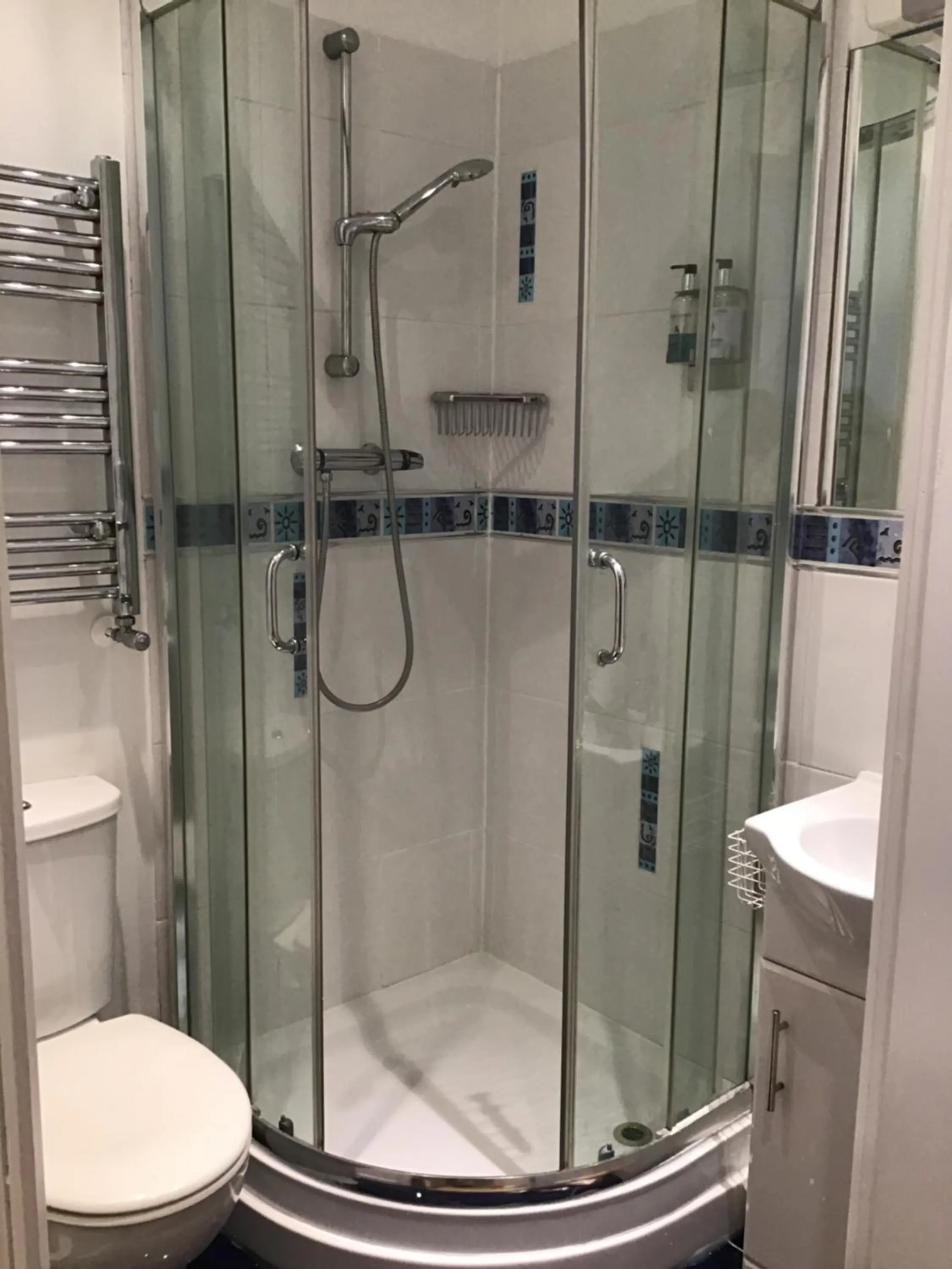 Shower in Coast 77 B&B