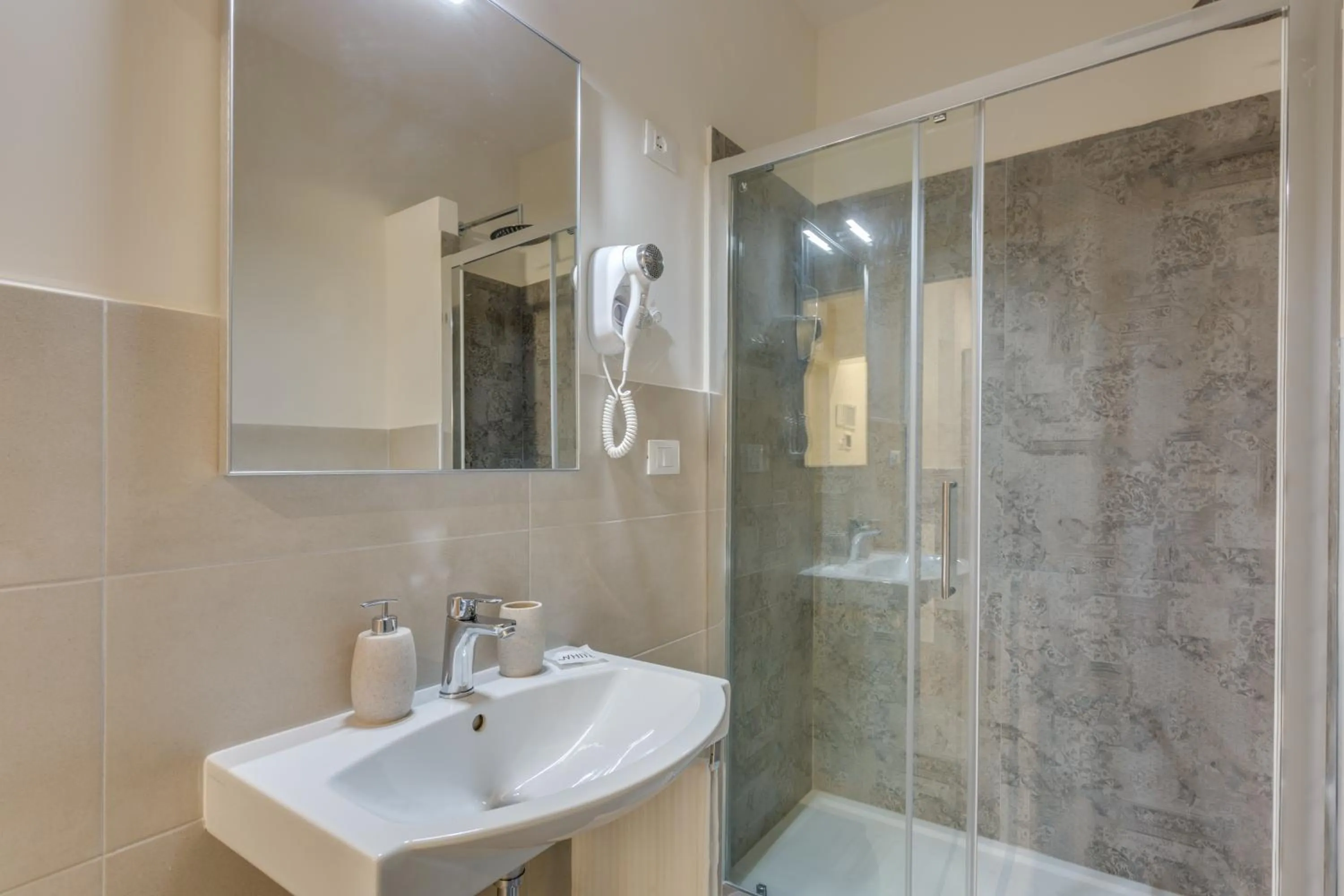 Bathroom in Navona Charme Suite