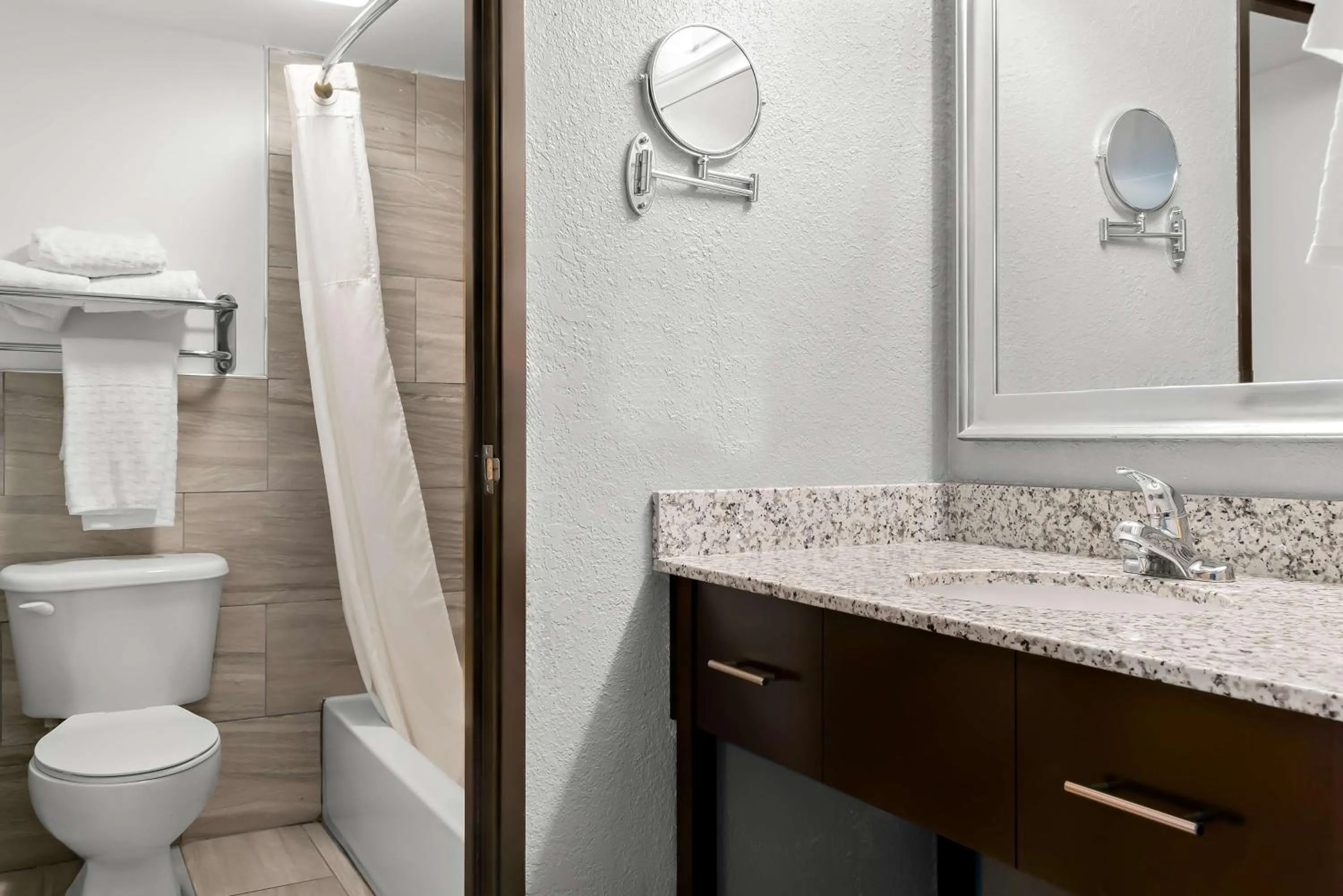 Bathroom in Best Western Plus Flint Airport Inn & Suites